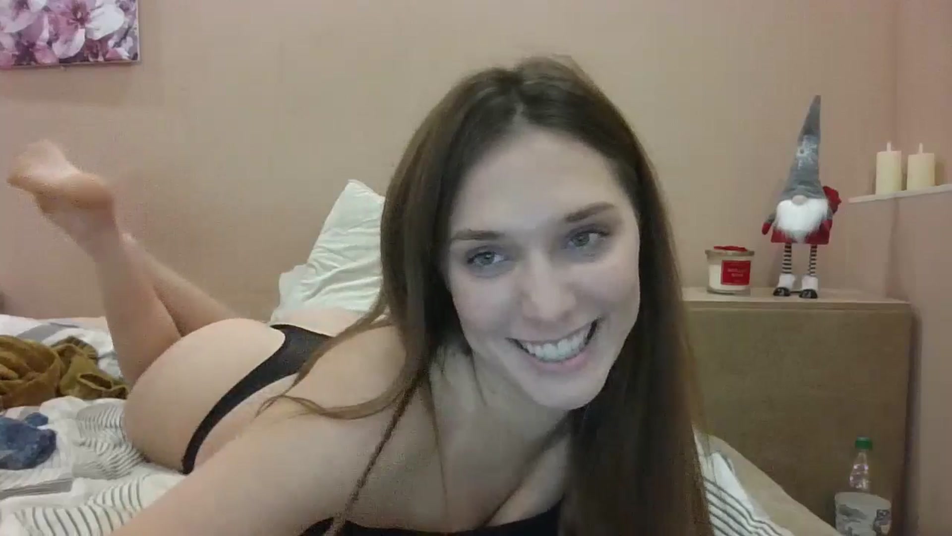Gallery image thumbnail from HaleyReed's myfreecams stream on, 12/29/2024, 15:45 image 10 of 20