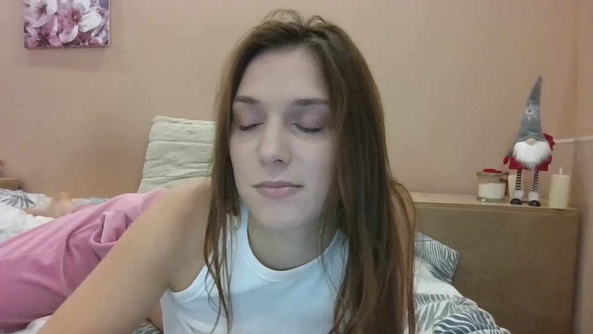 Gallery image thumbnail from HaleyReed's myfreecams stream on, 01/02/2025, 14:22 image 16 of 20