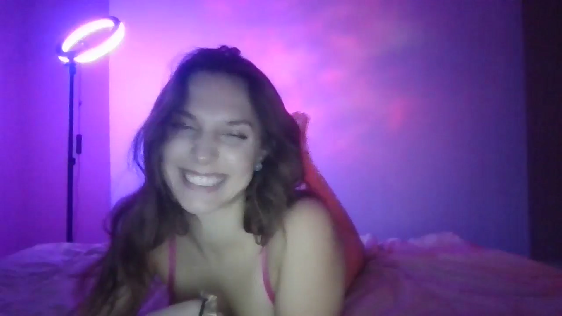 Gallery image thumbnail from HaleyReed's myfreecams stream on, 01/09/2025, 13:41 image 19 of 20