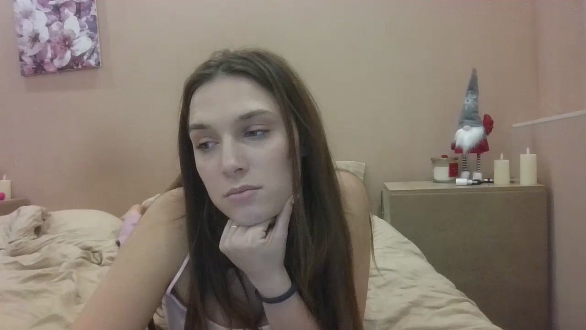 Gallery image thumbnail from HaleyReed's myfreecams stream on, 01/17/2025, 16:22 image 6 of 20