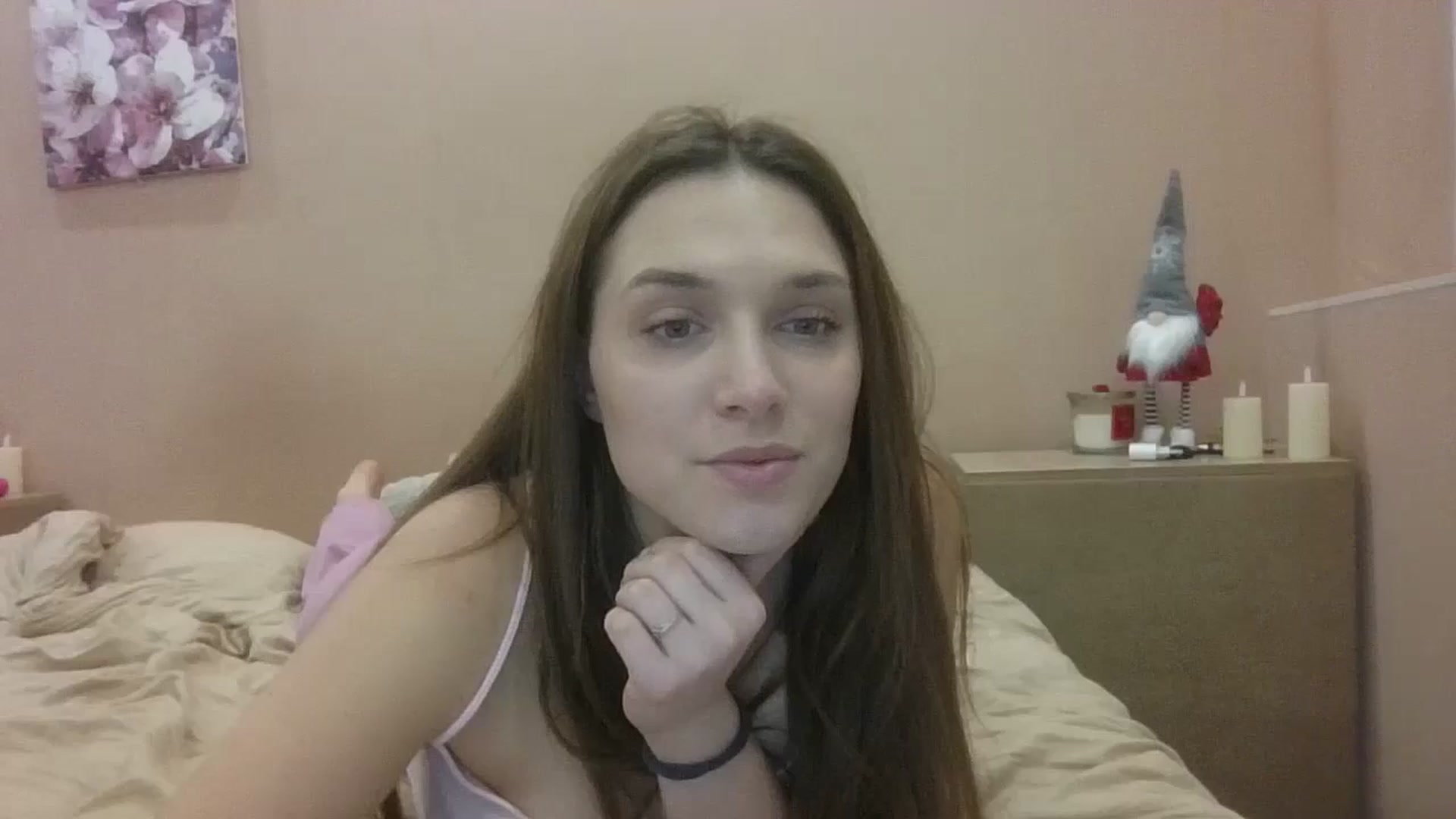 Gallery image thumbnail from HaleyReed's myfreecams stream on, 01/17/2025, 16:22 image 3 of 20