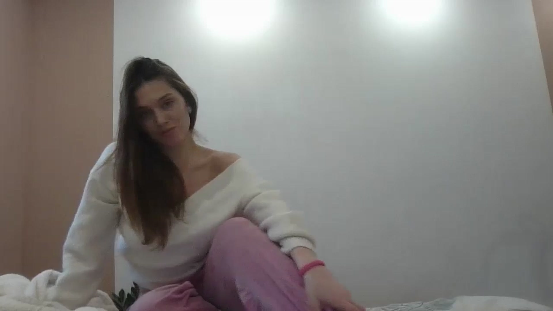 Gallery image thumbnail from HaleyReed's myfreecams stream on, 02/20/2025, 14:30 image 9 of 20