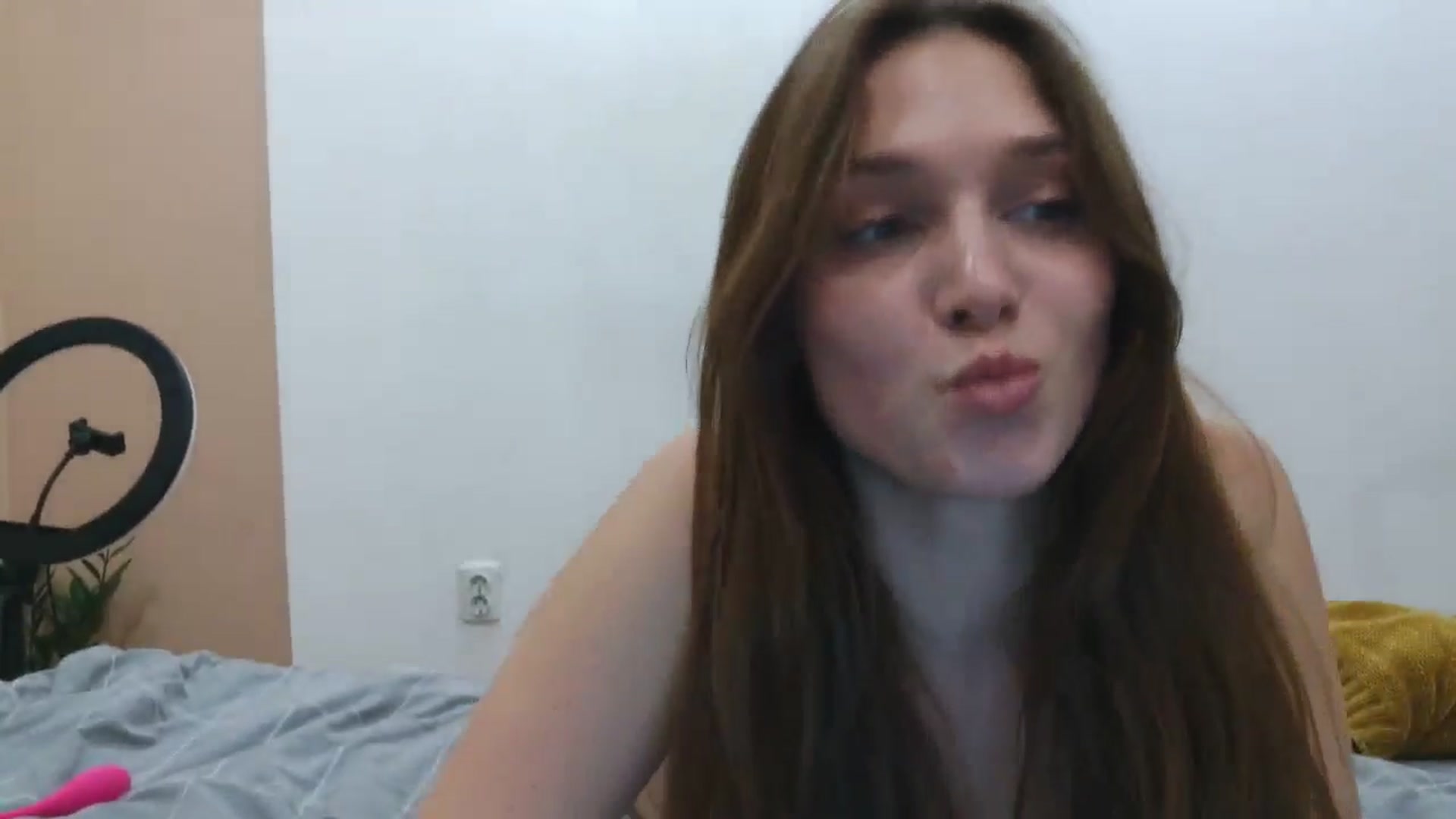Gallery image thumbnail from HaleyReed's myfreecams stream on, 03/03/2025, 16:27 image 20 of 20