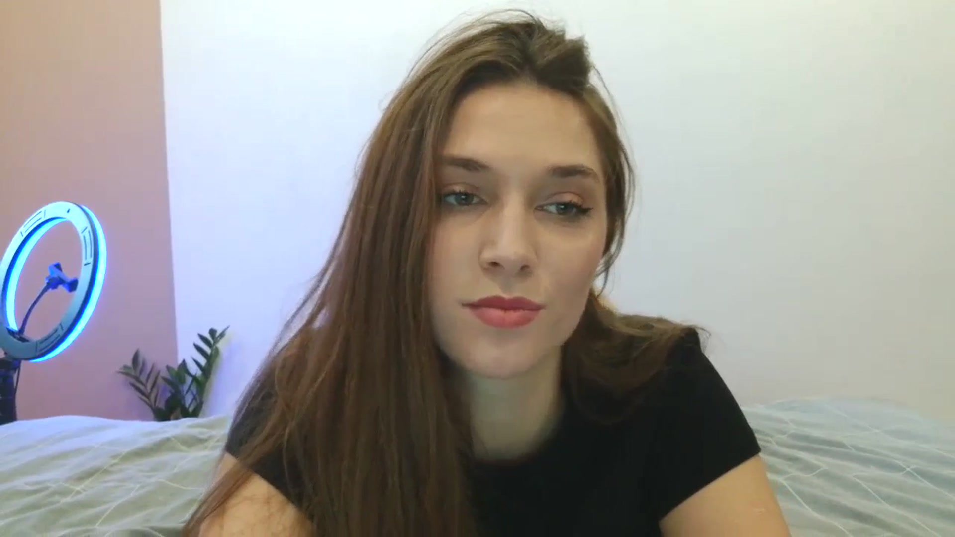 Gallery image thumbnail from HaleyReed's myfreecams stream on, 03/06/2025, 14:18 image 13 of 20