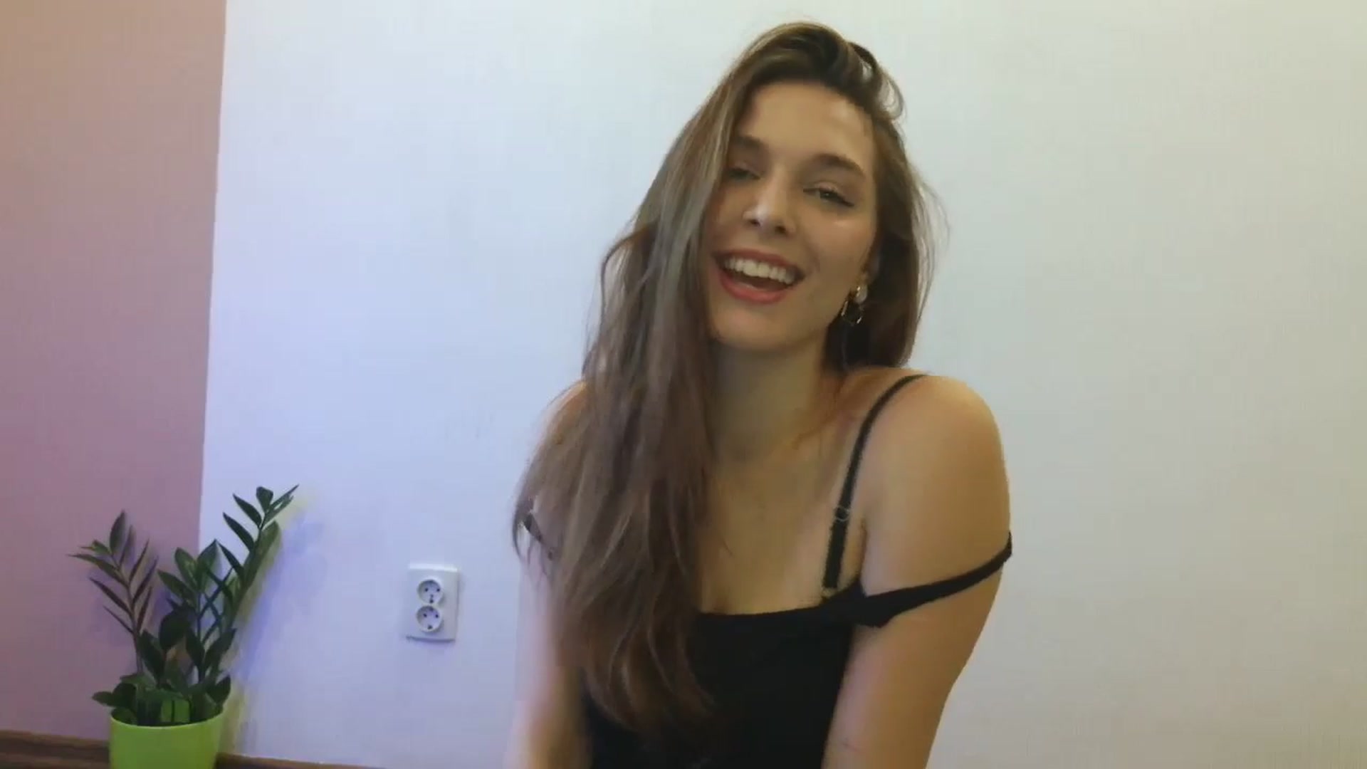 Gallery image thumbnail from HaleyReed's myfreecams stream on, 03/07/2025, 13:27 image 17 of 20