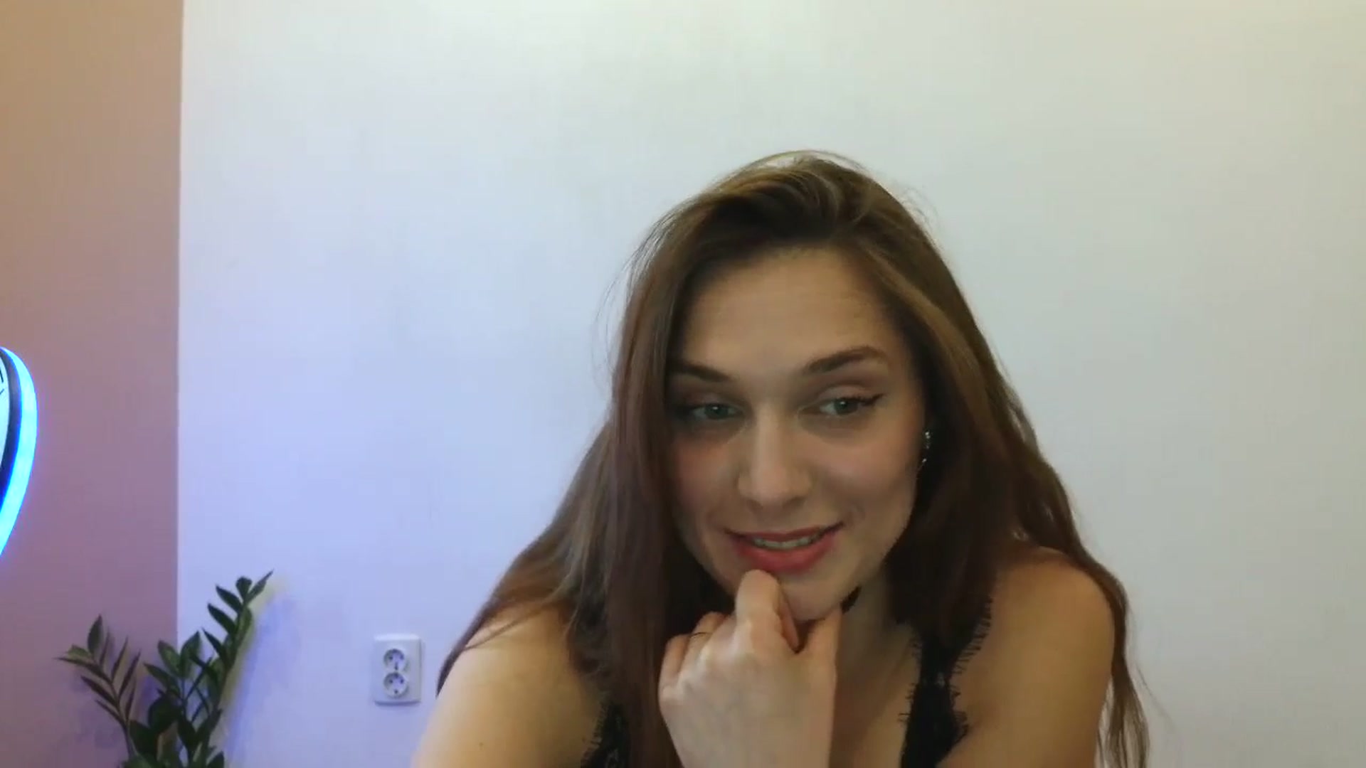 Gallery image thumbnail from HaleyReed's myfreecams stream on, 03/10/2025, 13:25 image 18 of 20