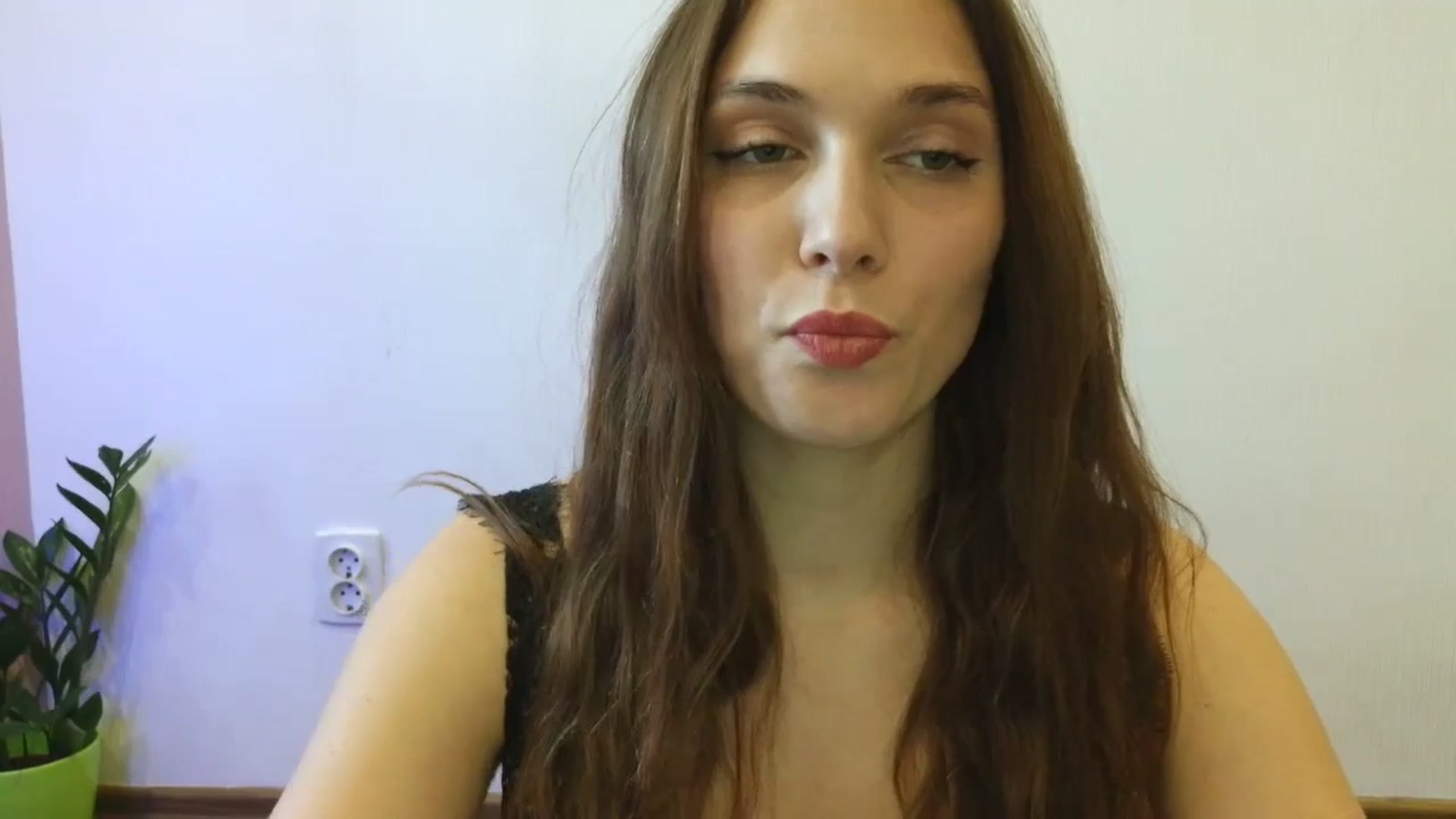 Gallery image thumbnail from HaleyReed's myfreecams stream on, 03/10/2025, 13:25 image 9 of 20