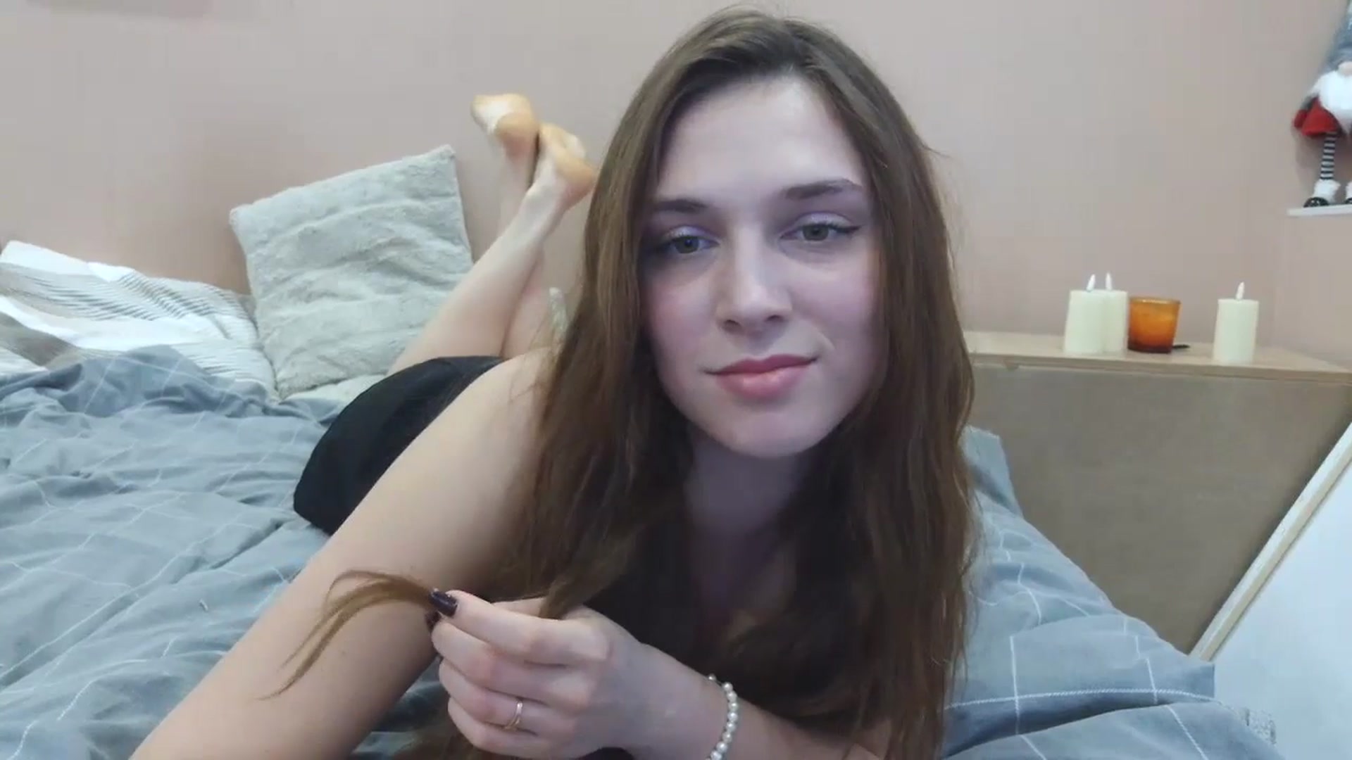 Gallery image thumbnail from HaleyReed's myfreecams stream on, 03/10/2025, 15:43 image 6 of 20