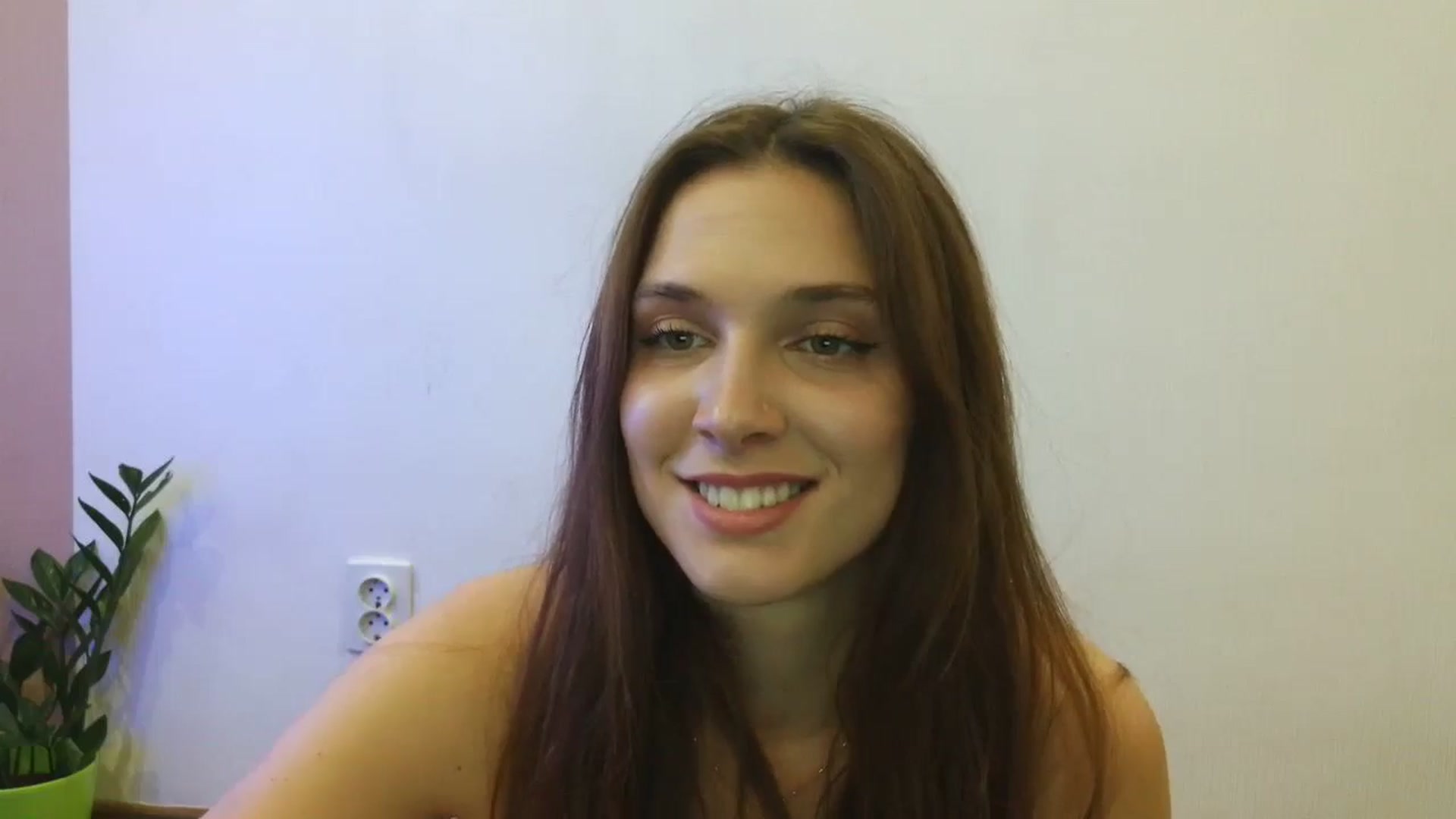 Gallery image thumbnail from HaleyReed's myfreecams stream on, 03/13/2025, 14:23 image 10 of 20