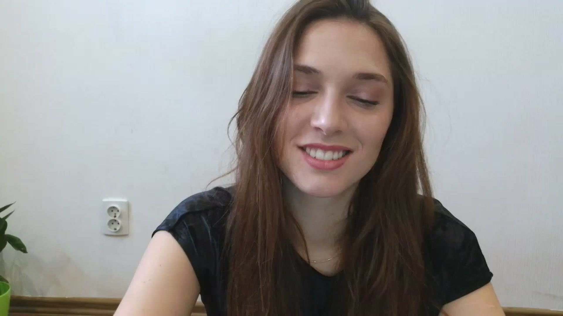 Gallery image thumbnail from HaleyReed's myfreecams stream on, 03/18/2025, 12:23 image 10 of 20