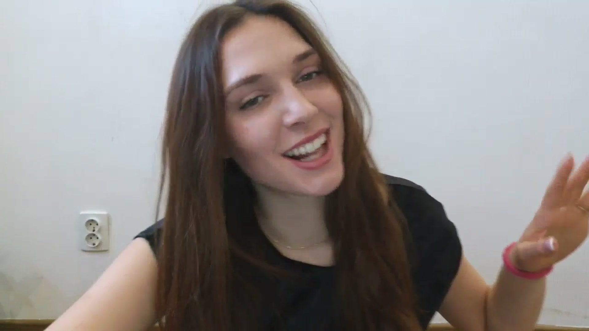 Gallery image thumbnail from HaleyReed's myfreecams stream on, 03/18/2025, 12:23 image 17 of 20