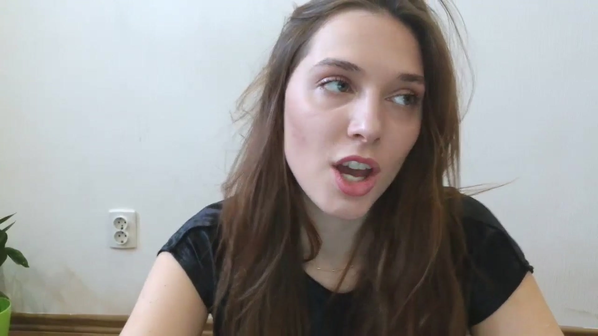 Gallery image thumbnail from HaleyReed's myfreecams stream on, 03/18/2025, 12:23 image 9 of 20