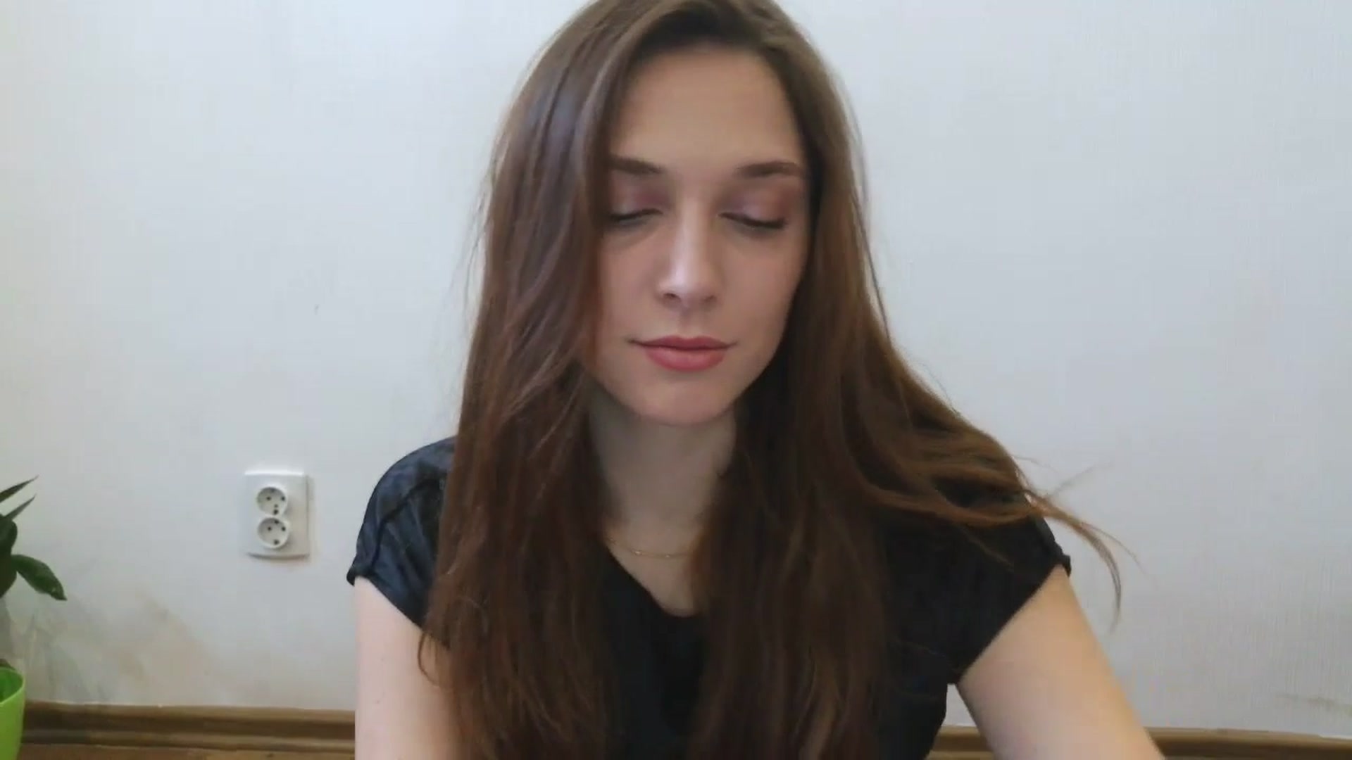 Gallery image thumbnail from HaleyReed's myfreecams stream on, 03/18/2025, 12:23 image 6 of 20