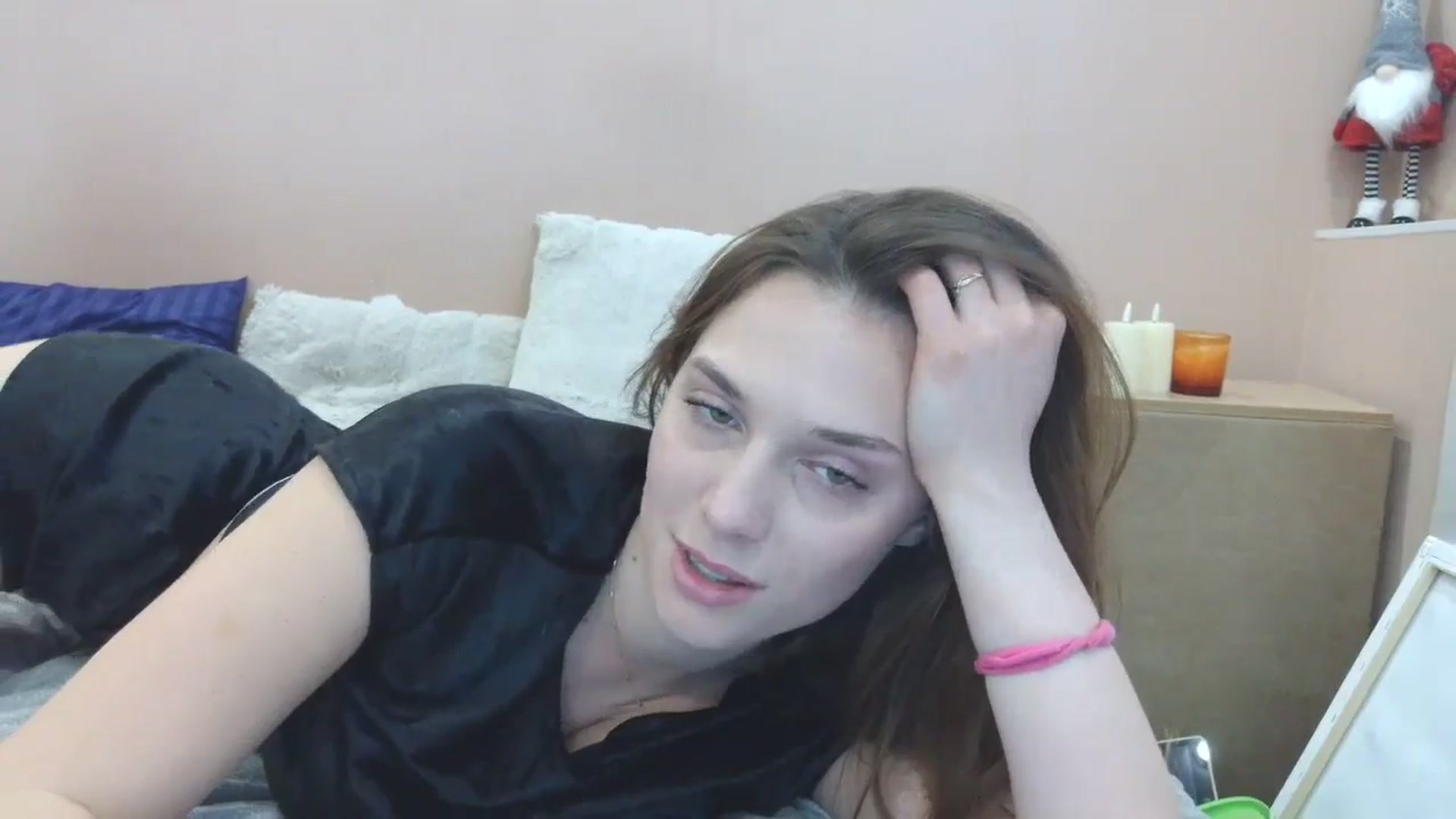 Gallery image thumbnail from HaleyReed's myfreecams stream on, 03/18/2025, 13:51 image 10 of 20