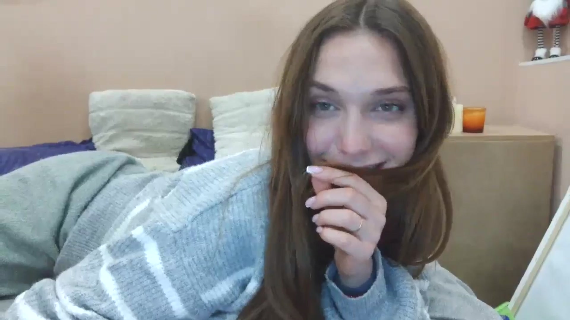 Gallery image thumbnail from HaleyReed's myfreecams stream on, 03/19/2025, 18:07 image 6 of 20