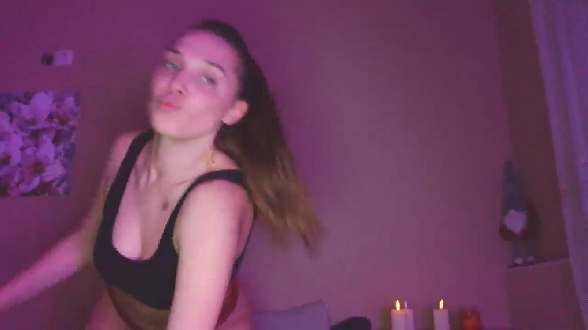 Gallery image thumbnail from HaleyReed's myfreecams stream on, 03/20/2025, 17:38 image 18 of 20