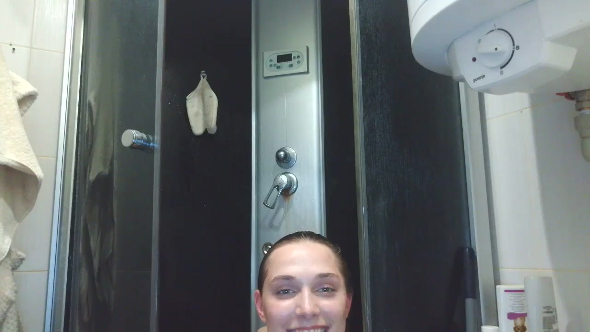 Gallery image thumbnail from HaleyReed's myfreecams stream on, 03/27/2025, 16:19 image 14 of 20