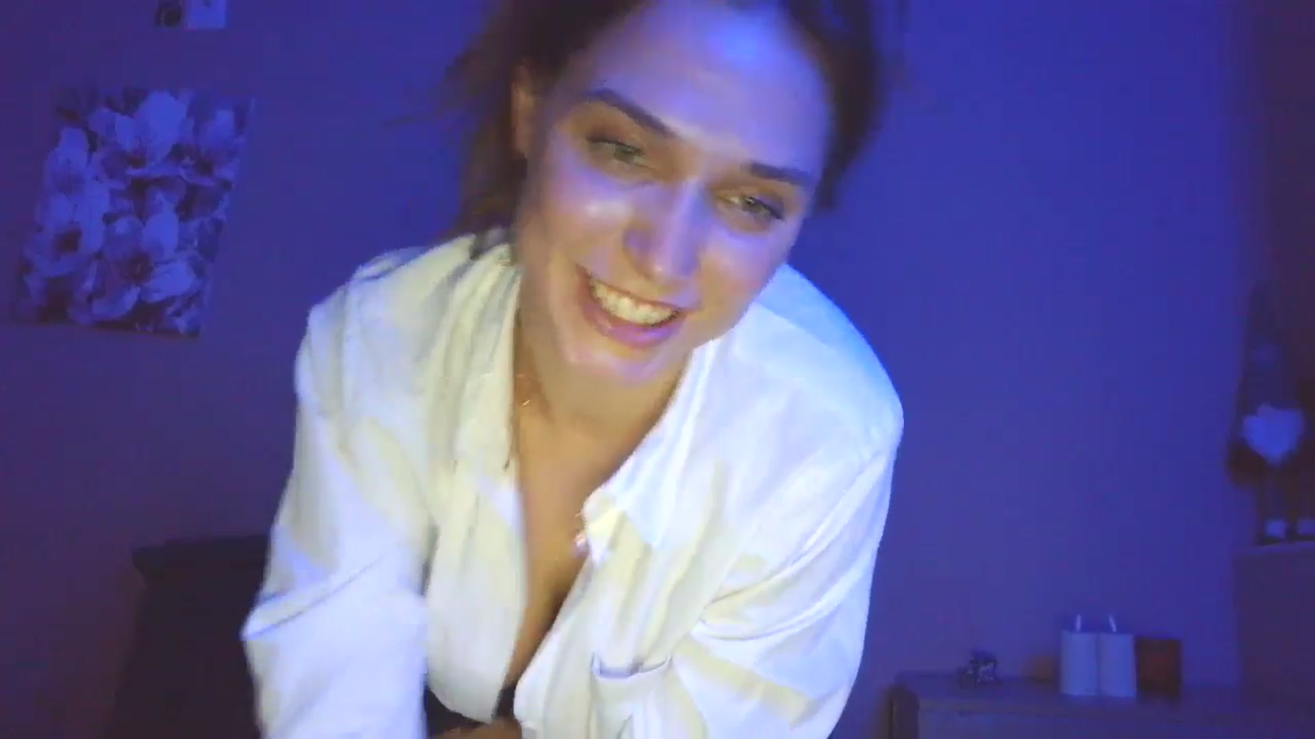 Gallery image thumbnail from HaleyReed's myfreecams stream on, 03/28/2025, 16:30 image 15 of 20