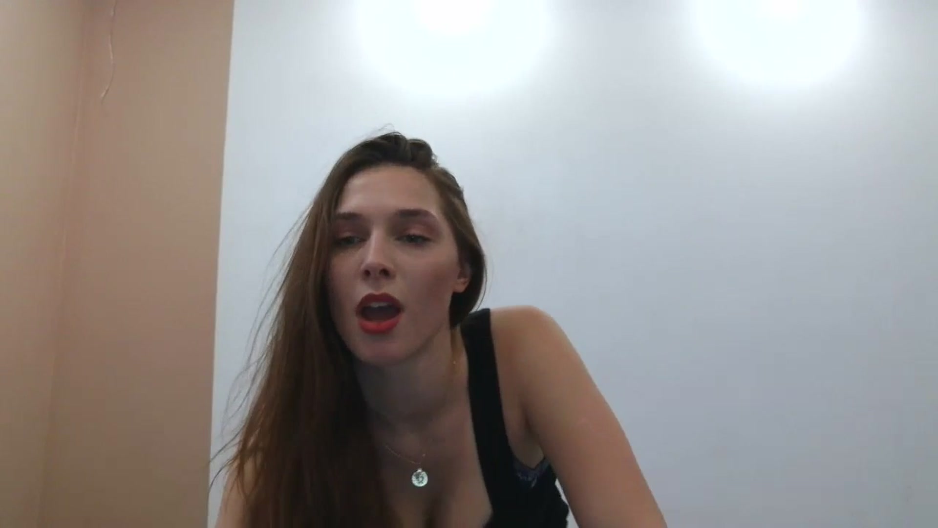 Gallery image thumbnail from HaleyReed's myfreecams stream on, 03/30/2025, 11:21 image 14 of 20
