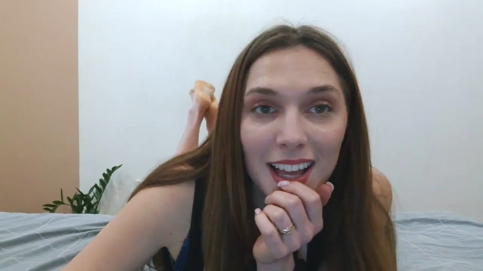 Gallery image thumbnail from HaleyReed's myfreecams stream on, 03/30/2025, 13:25 image 4 of 20