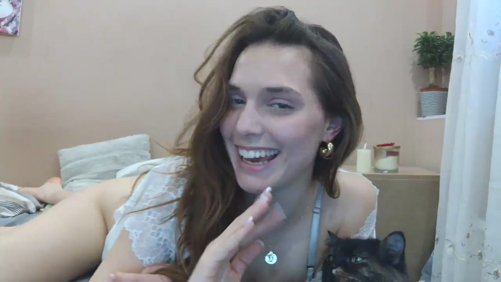 Gallery image thumbnail from HaleyReed's myfreecams stream on, 04/02/2025, 14:29 image 14 of 20