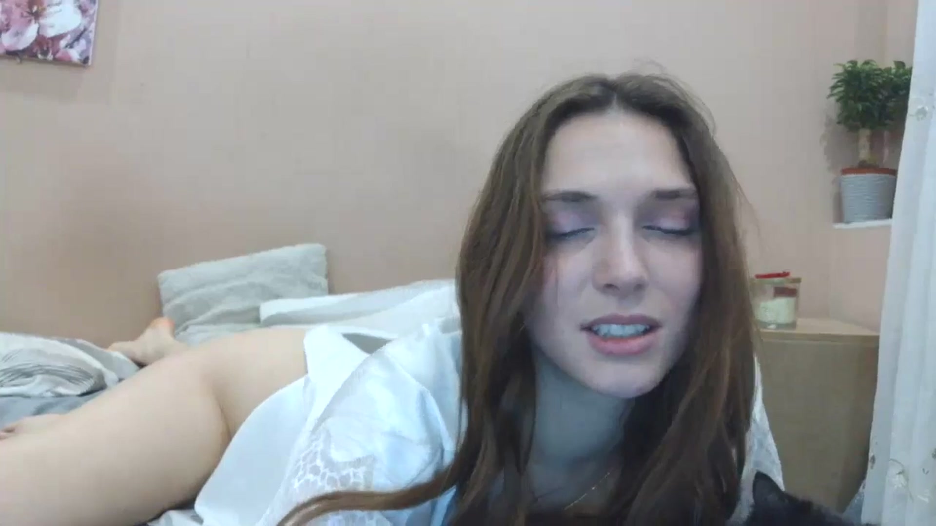 Gallery image thumbnail from HaleyReed's myfreecams stream on, 04/02/2025, 14:29 image 5 of 20