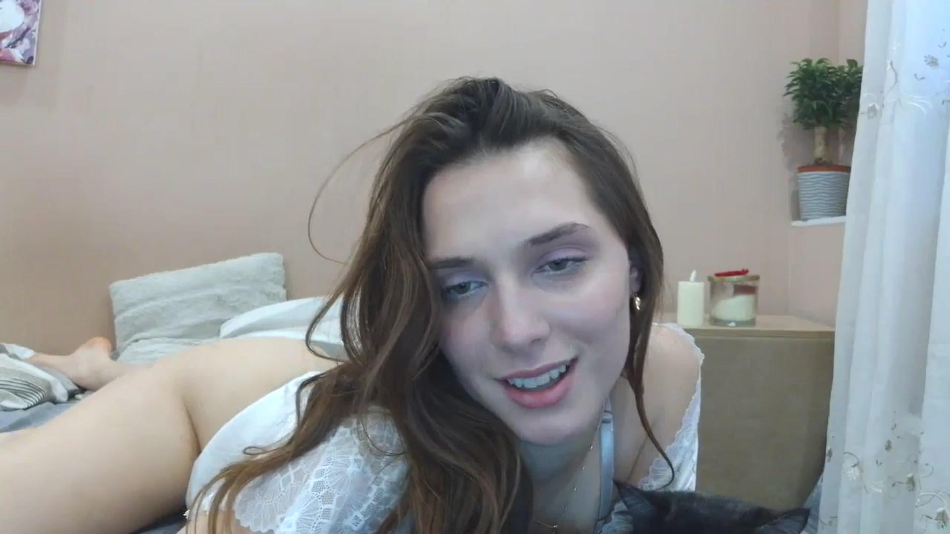 Gallery image thumbnail from HaleyReed's myfreecams stream on, 04/02/2025, 14:29 image 17 of 20