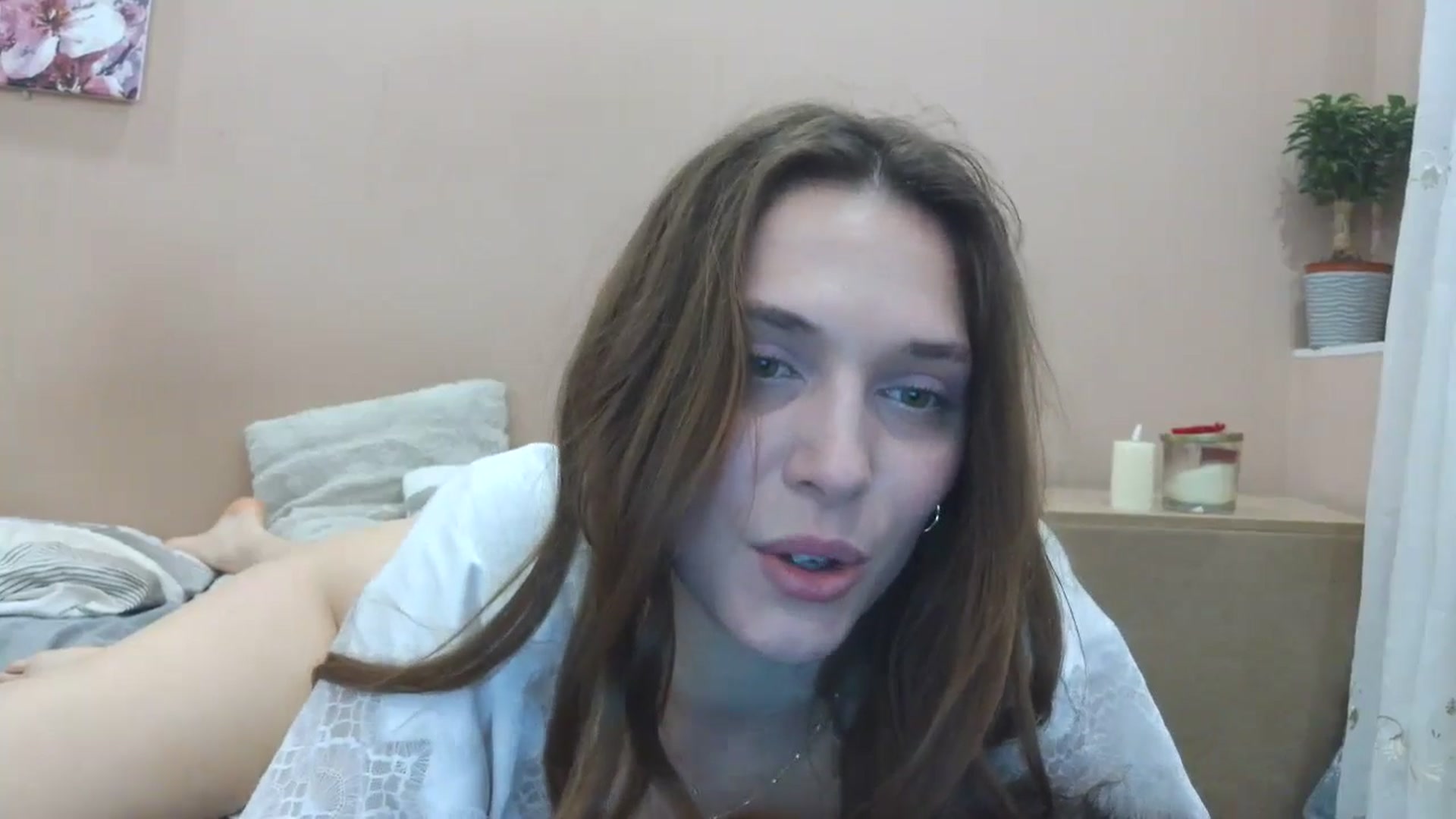 Gallery image thumbnail from HaleyReed's myfreecams stream on, 04/02/2025, 14:29 image 4 of 20