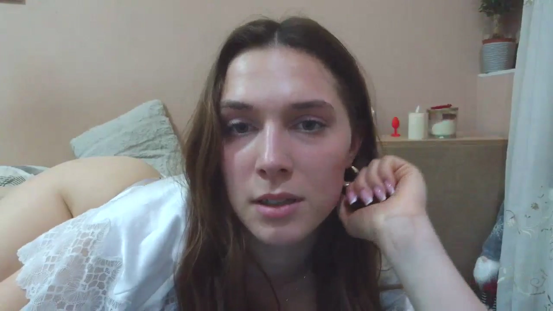 Gallery image thumbnail from HaleyReed's myfreecams stream on, 04/02/2025, 17:39 image 6 of 20