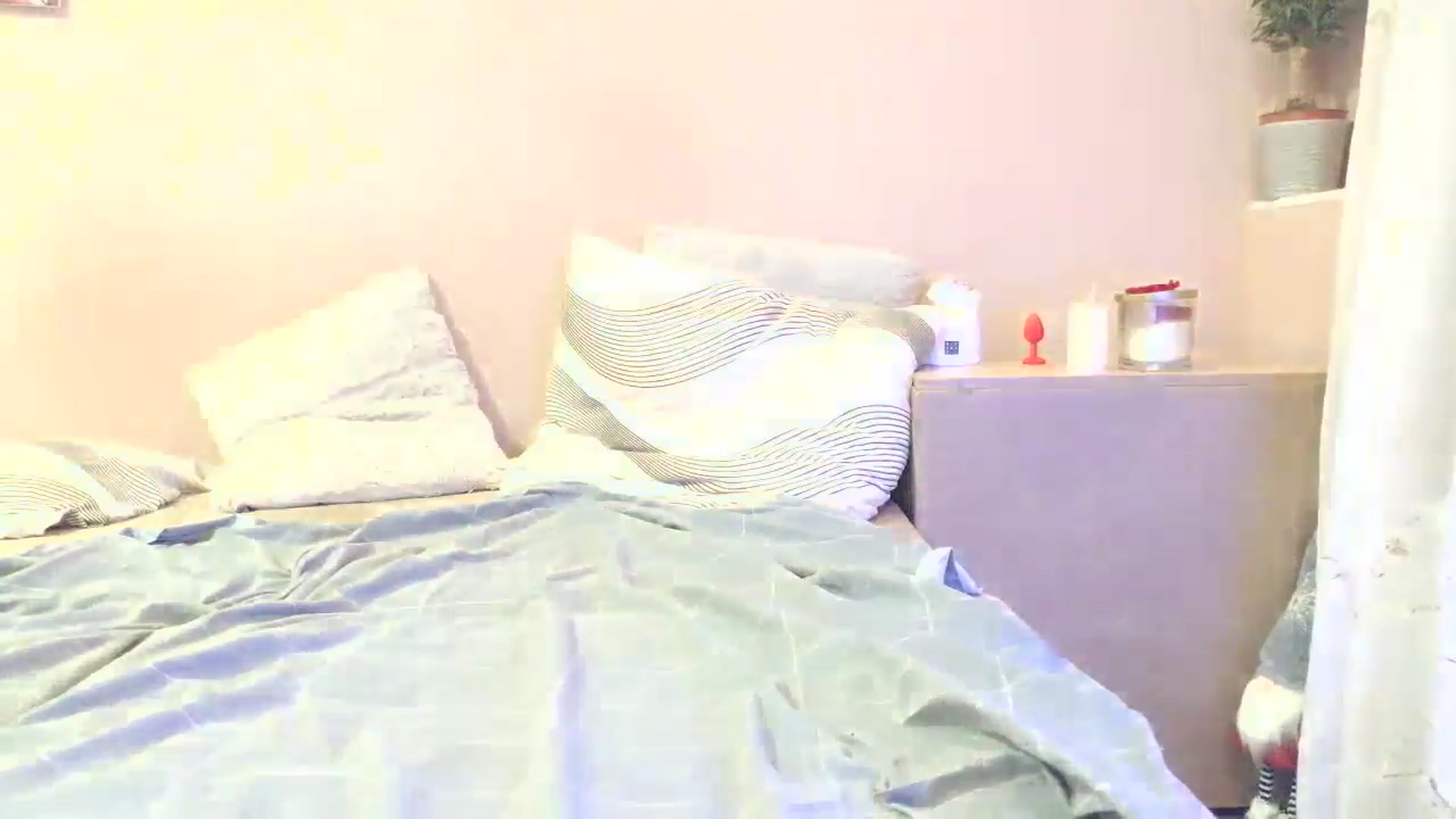 Gallery image thumbnail from HaleyReed's myfreecams stream on, 04/02/2025, 17:39 image 4 of 20
