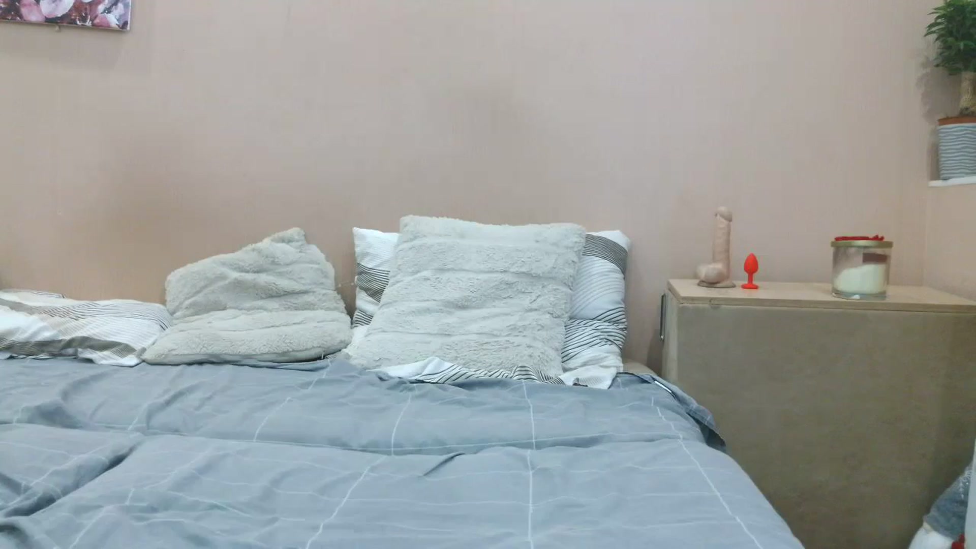 Gallery image thumbnail from HaleyReed's myfreecams stream on, 04/03/2025, 13:02 image 7 of 20