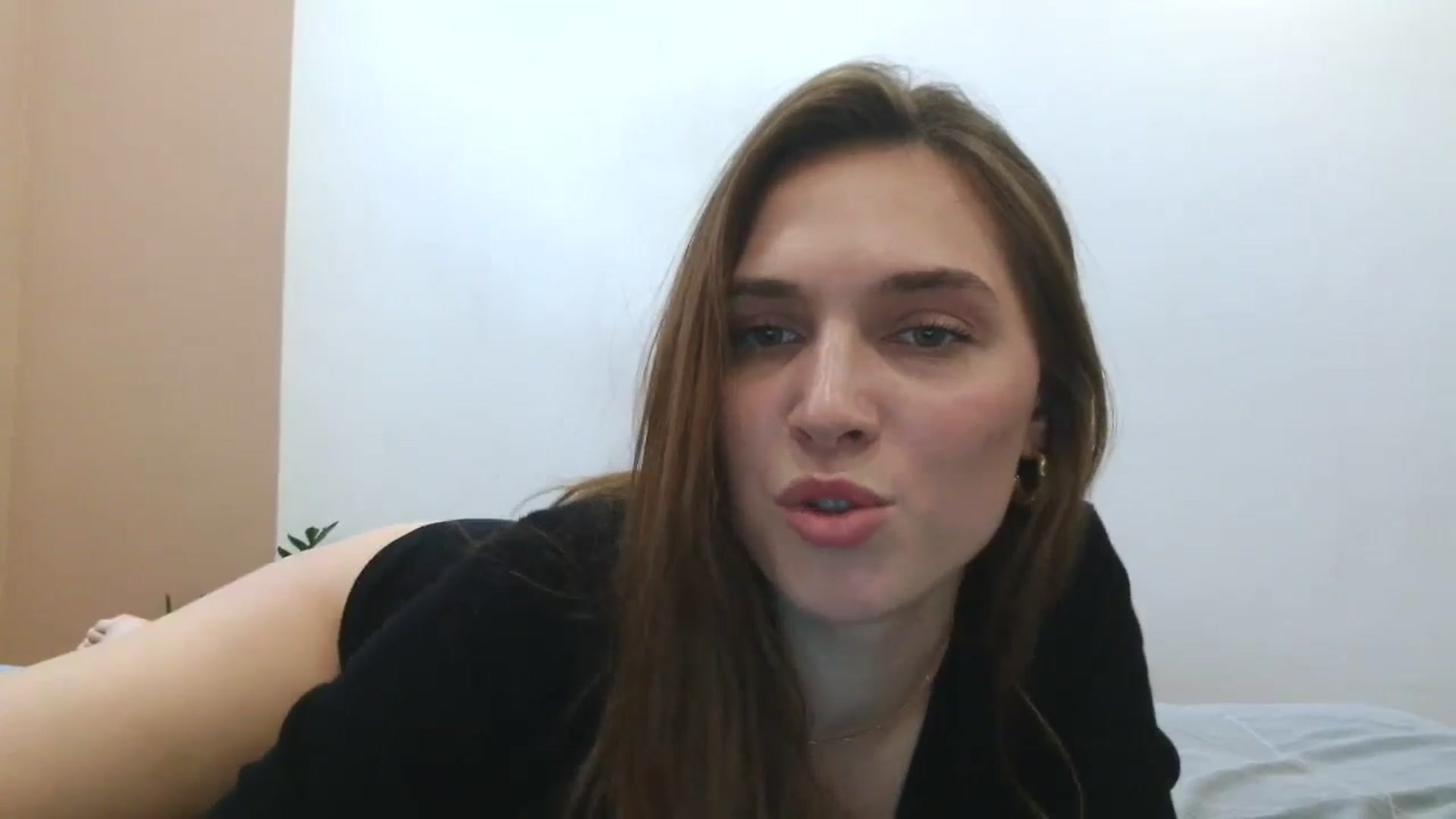 Gallery image thumbnail from HaleyReed's myfreecams stream on, 04/04/2025, 10:53 image 12 of 20