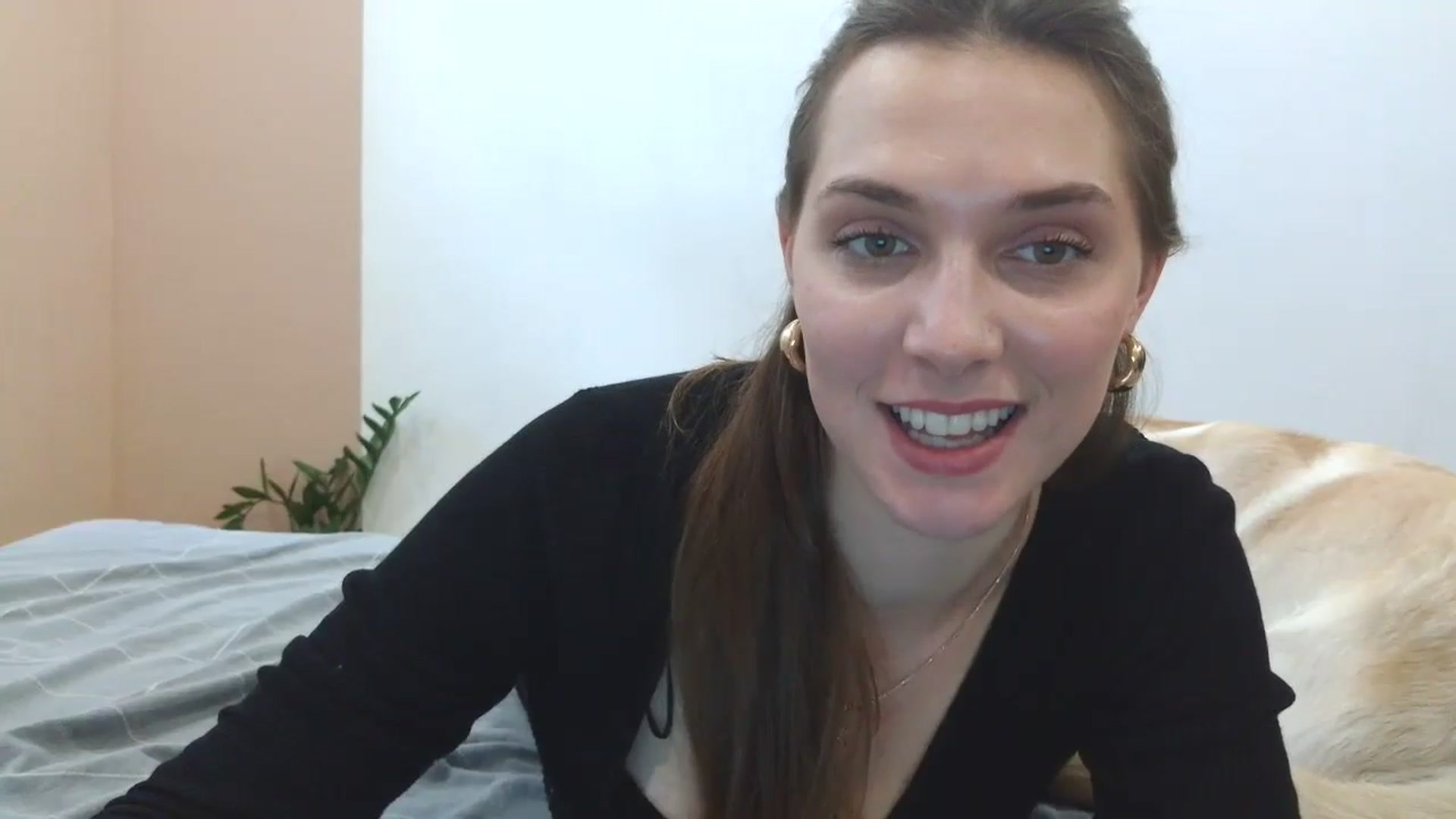Gallery image thumbnail from HaleyReed's myfreecams stream on, 04/04/2025, 11:40 image 14 of 20