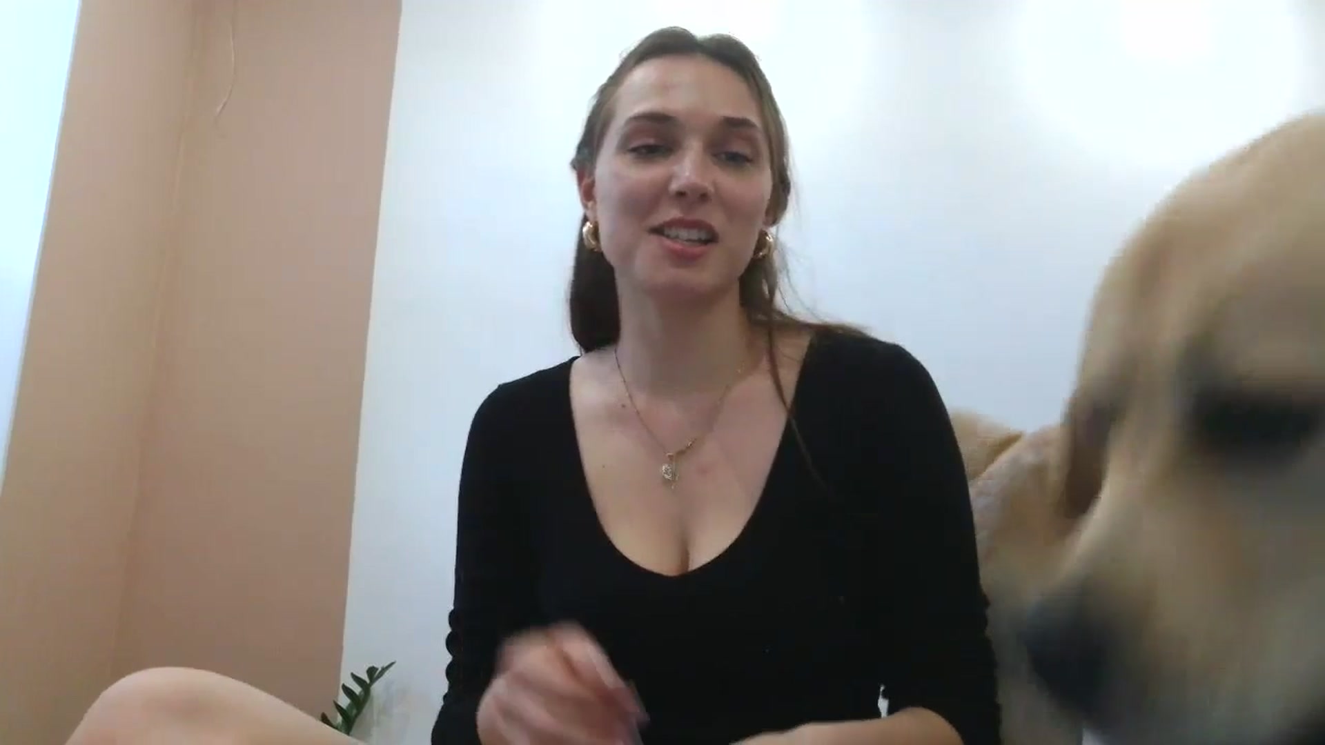 Gallery image thumbnail from HaleyReed's myfreecams stream on, 04/04/2025, 11:40 image 19 of 20
