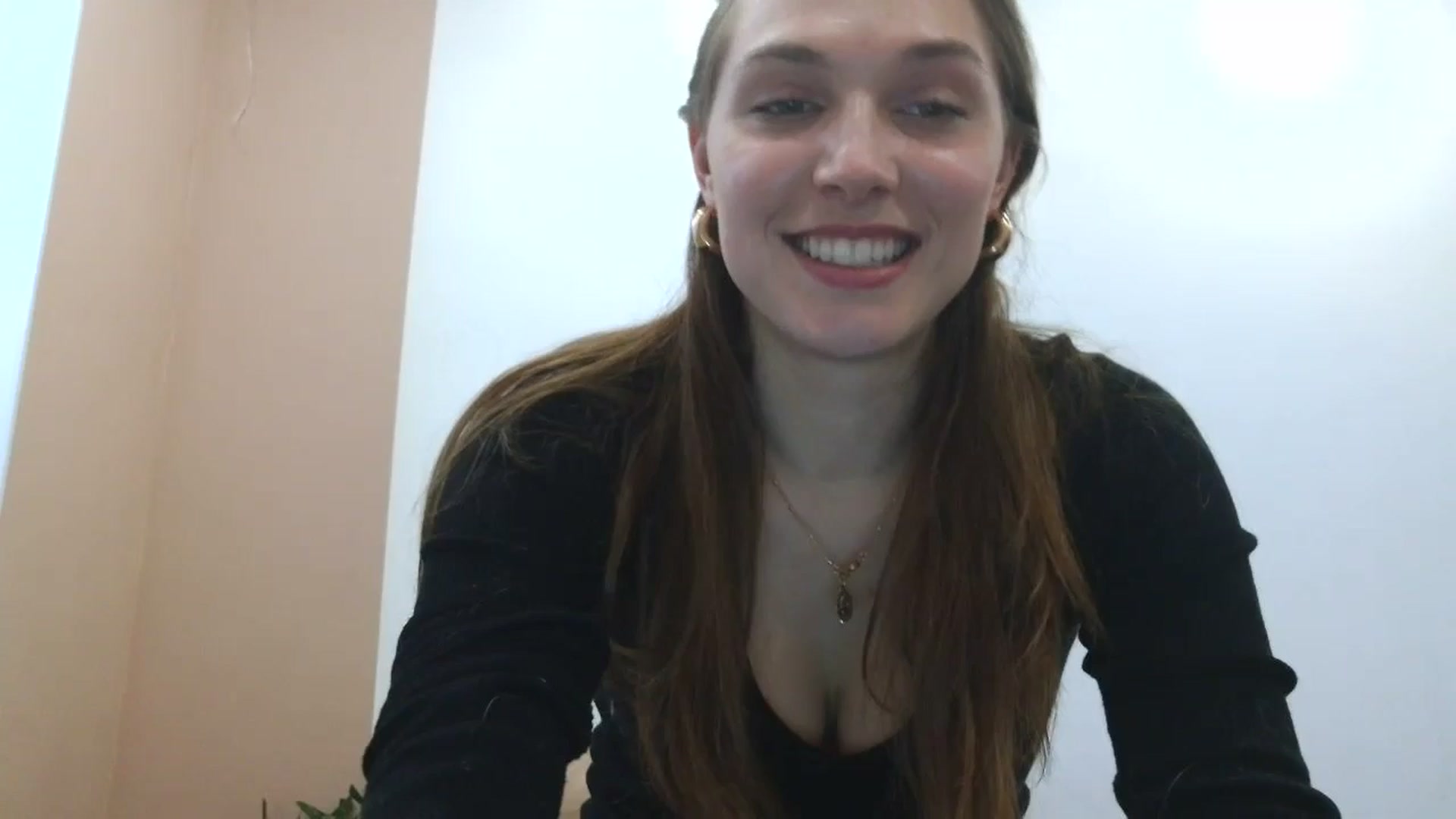 Gallery image thumbnail from HaleyReed's myfreecams stream on, 04/04/2025, 11:40 image 20 of 20