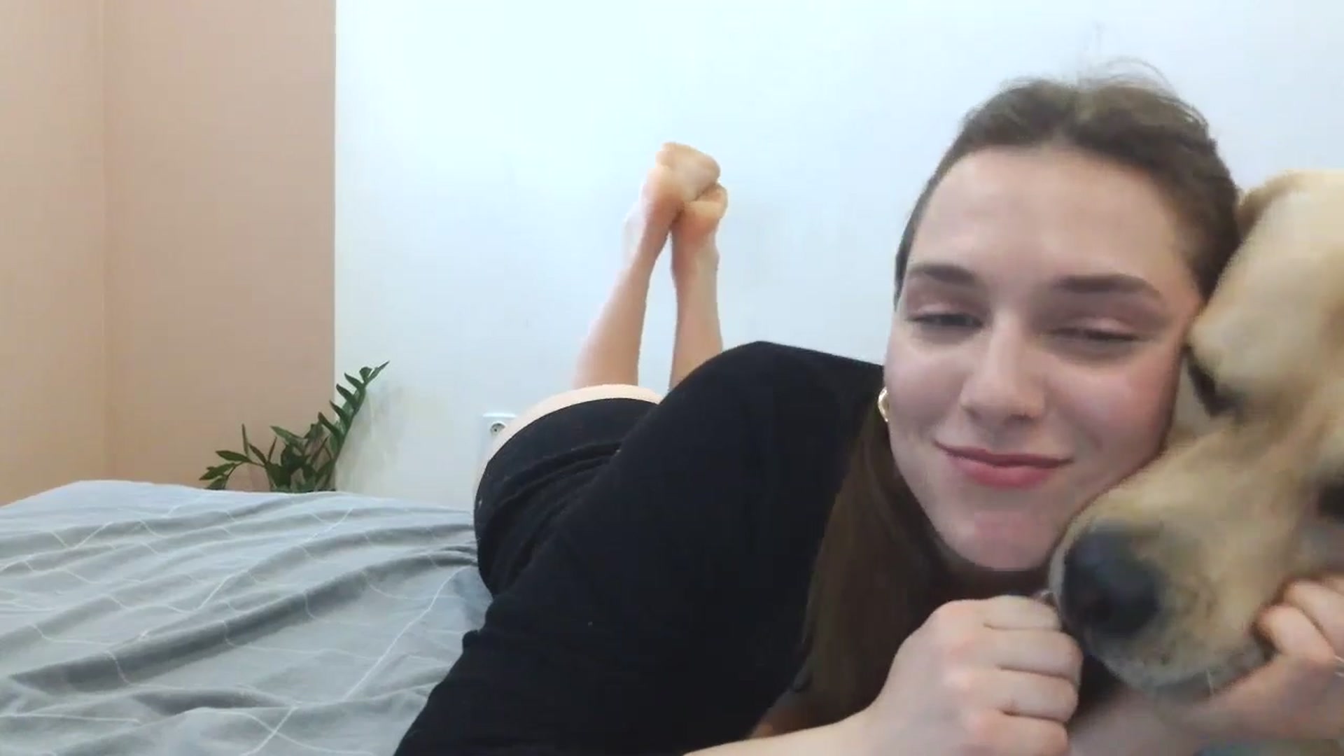 Gallery image thumbnail from HaleyReed's myfreecams stream on, 04/04/2025, 11:40 image 15 of 20
