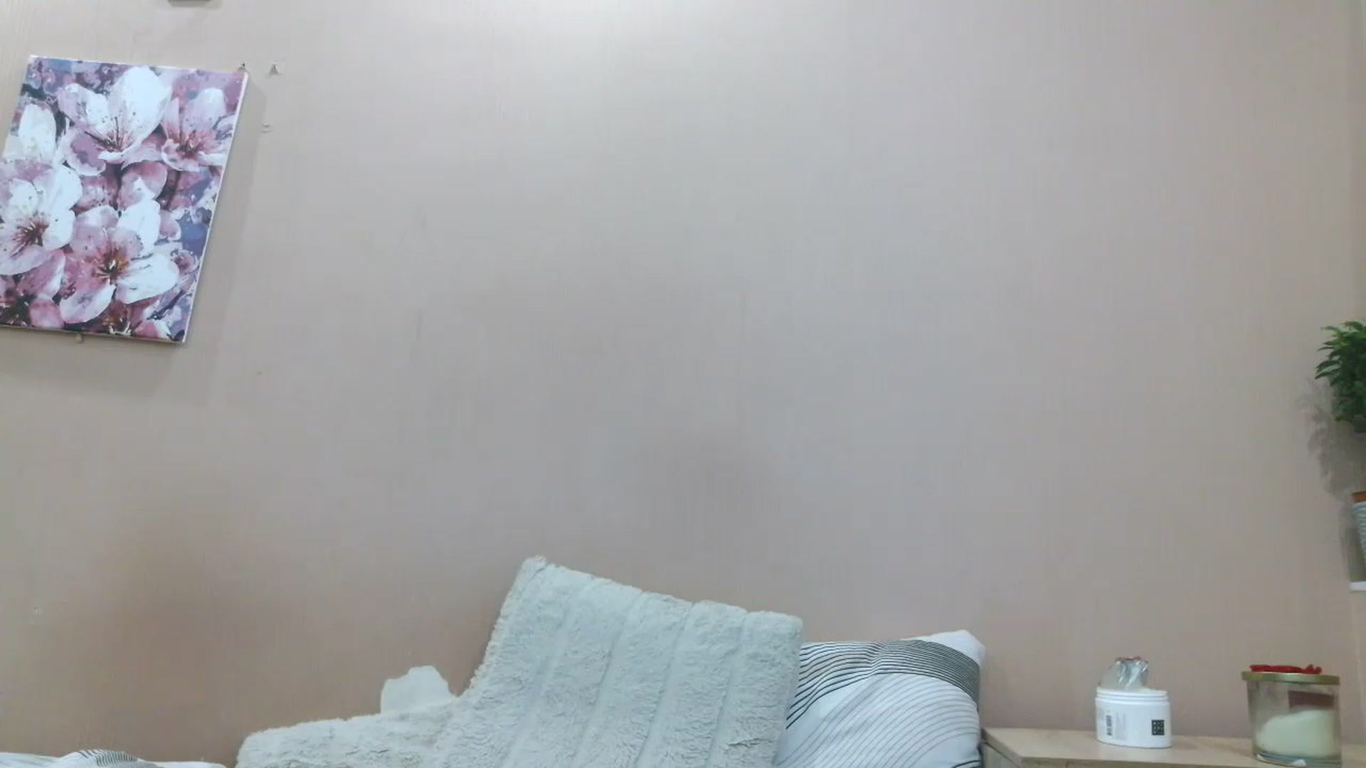 Gallery image thumbnail from HaleyReed's myfreecams stream on, 04/04/2025, 15:20 image 9 of 20