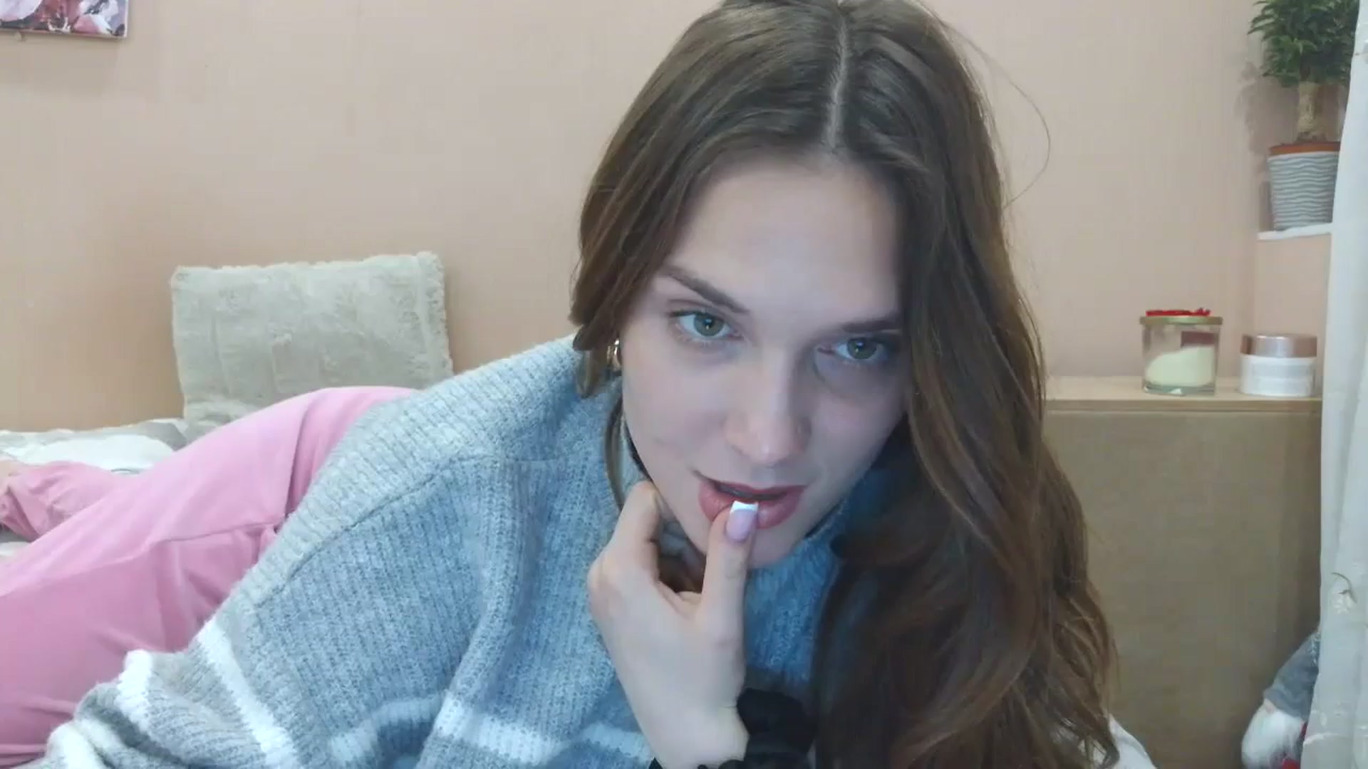 Gallery image thumbnail from HaleyReed's myfreecams stream on, 04/07/2025, 15:53 image 1 of 20