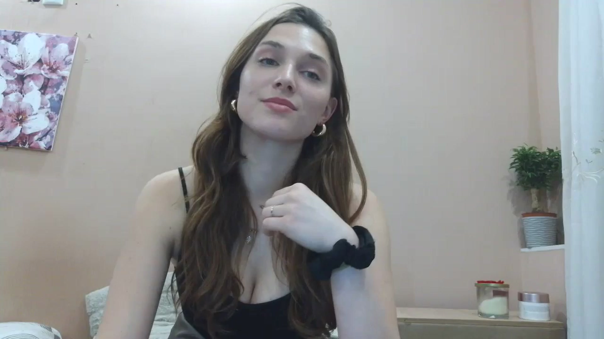 Gallery image thumbnail from HaleyReed's myfreecams stream on, 04/07/2025, 17:12 image 1 of 20