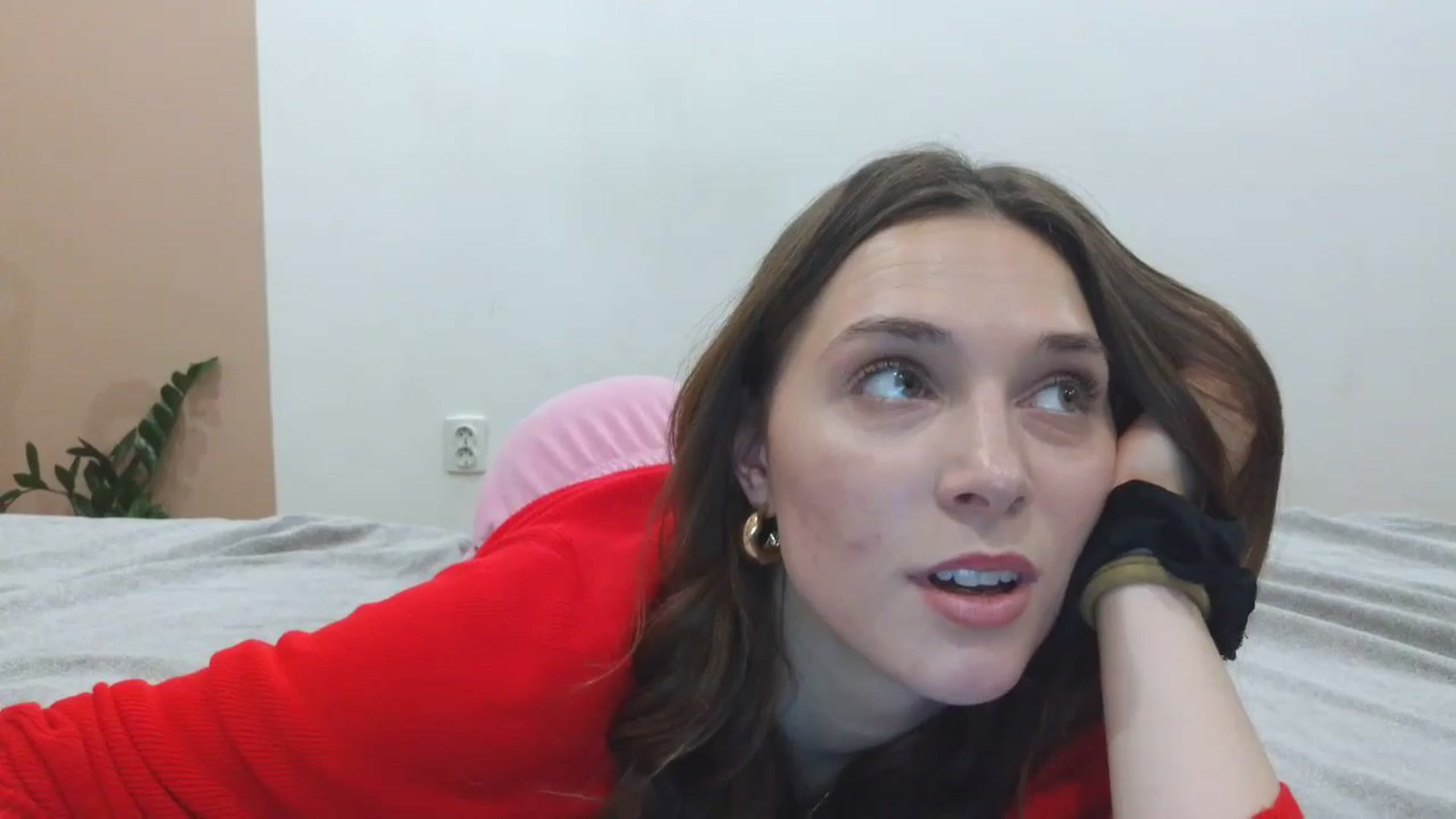 Gallery image thumbnail from HaleyReed's myfreecams stream on, 04/07/2025, 17:12 image 14 of 20