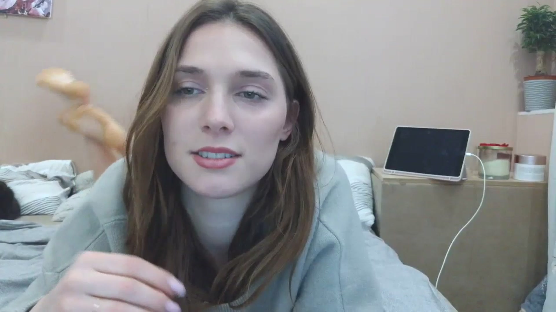 Gallery image thumbnail from HaleyReed's myfreecams stream on, 04/09/2025, 13:44 image 15 of 20