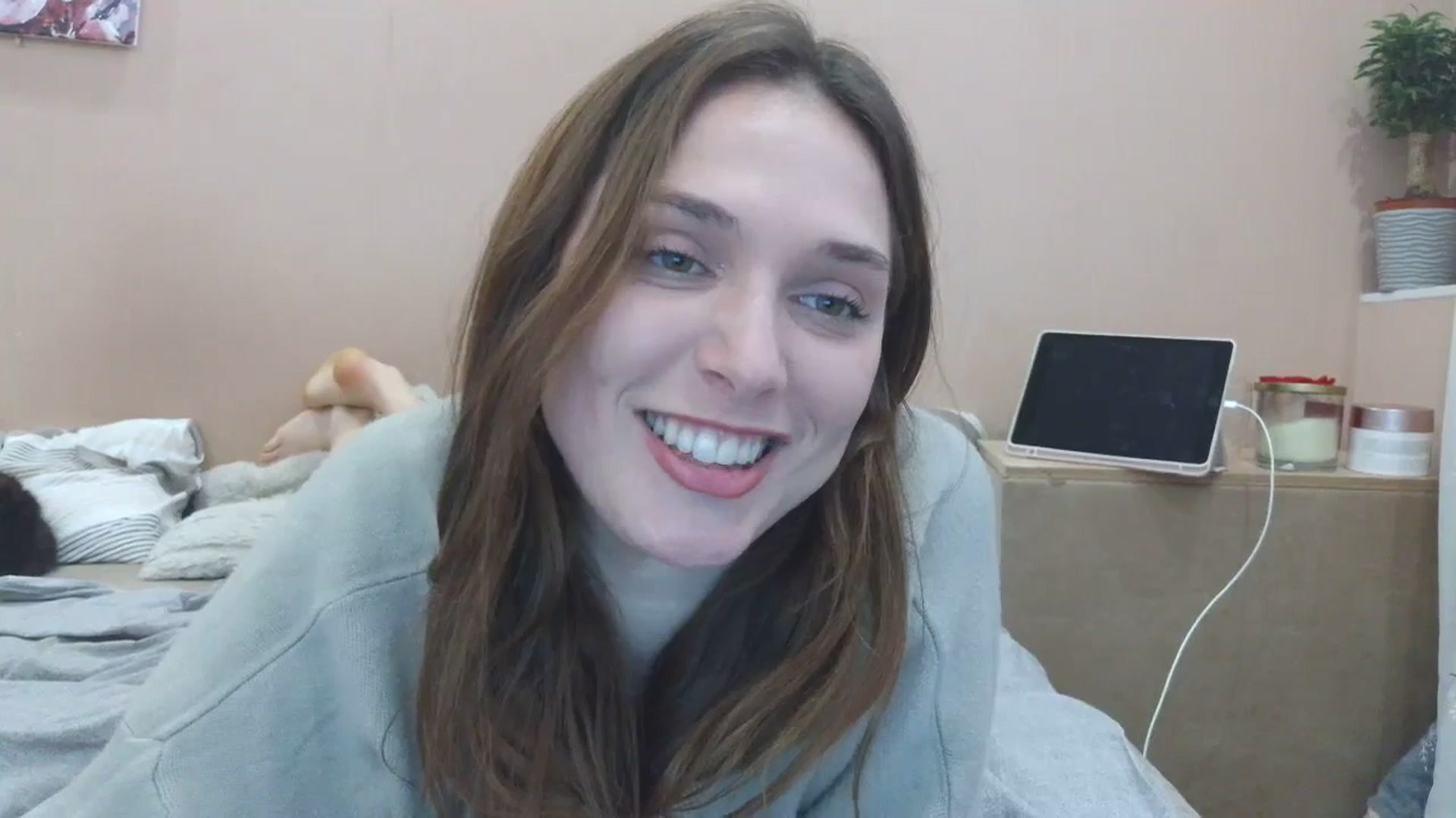 Gallery image thumbnail from HaleyReed's myfreecams stream on, 04/09/2025, 13:44 image 12 of 20