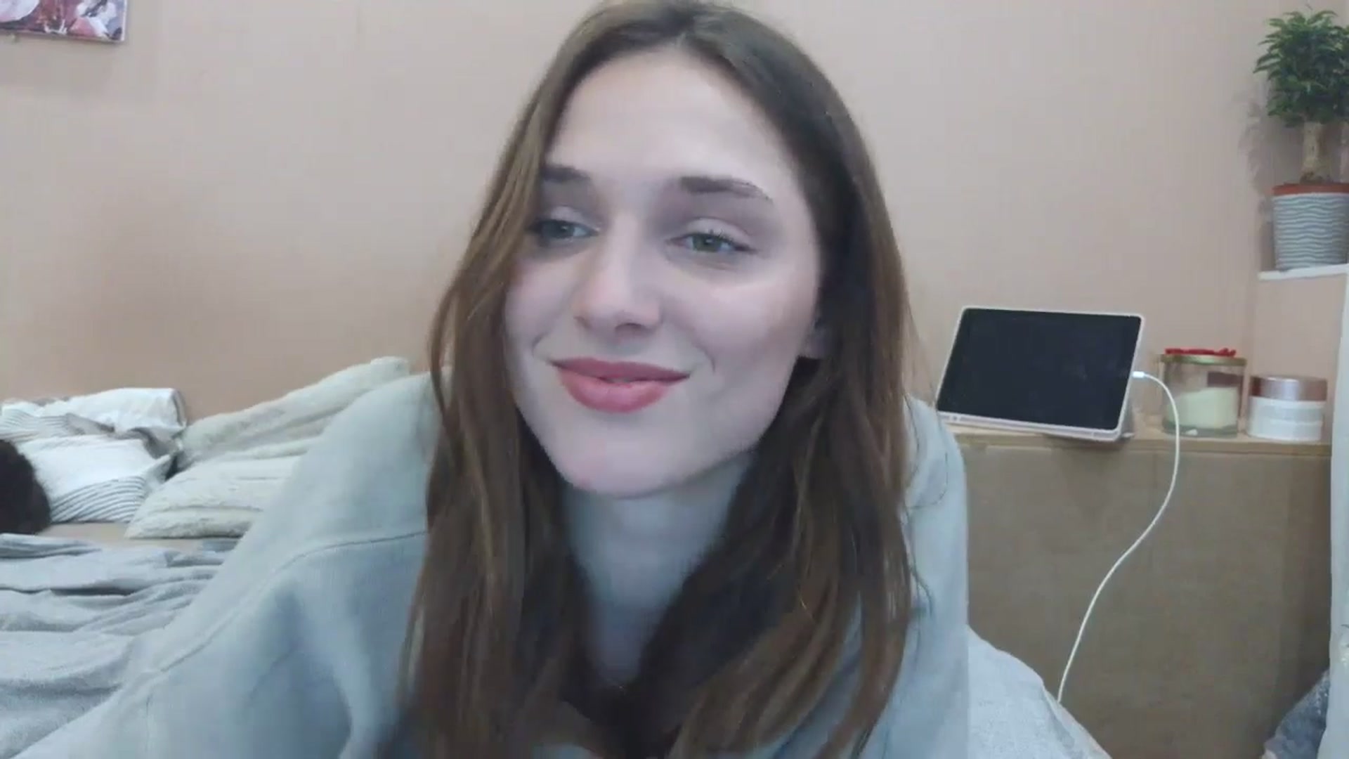 Gallery image thumbnail from HaleyReed's myfreecams stream on, 04/09/2025, 13:44 image 18 of 20