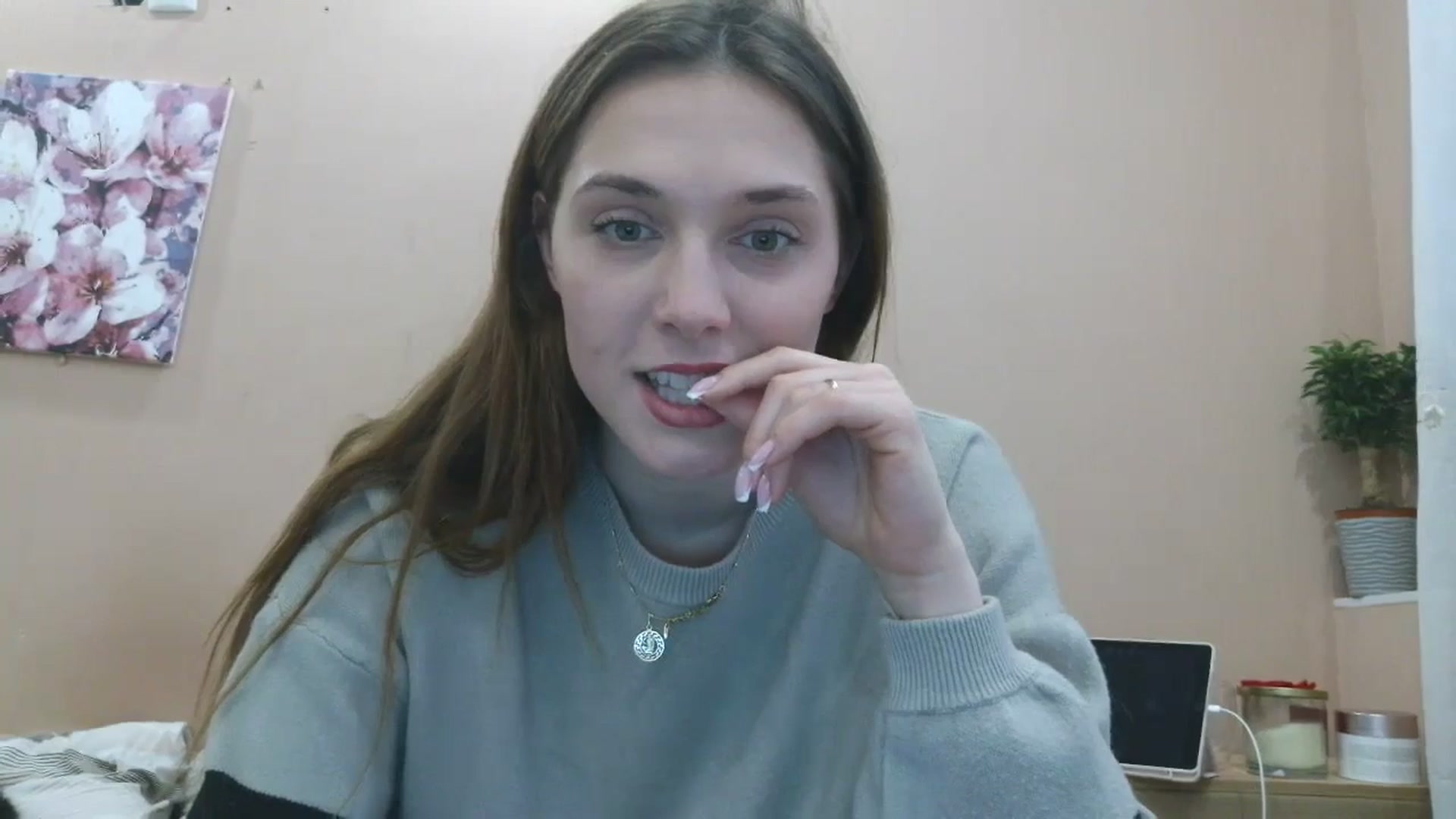 Gallery image thumbnail from HaleyReed's myfreecams stream on, 04/09/2025, 14:16 image 4 of 20