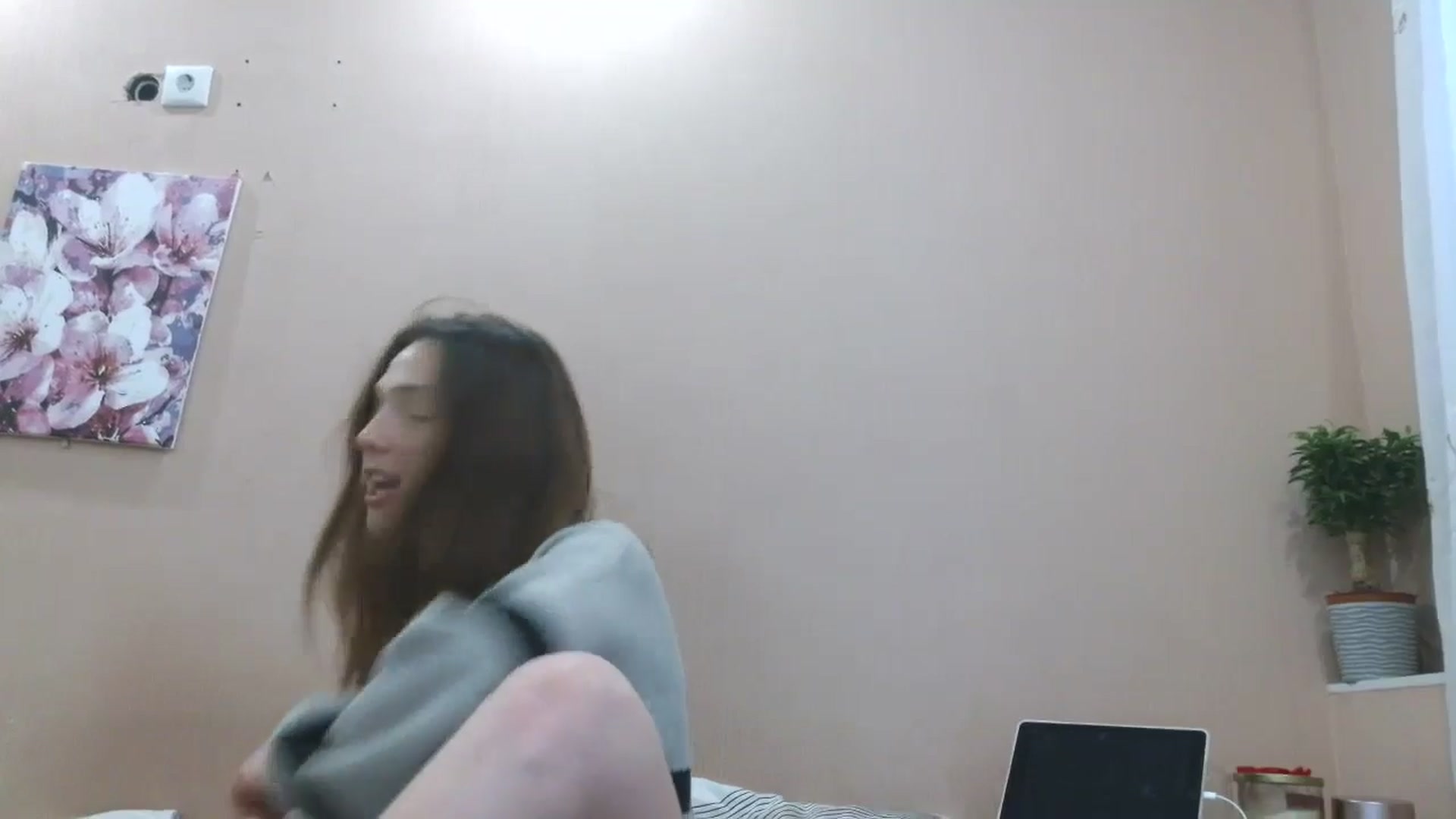 Gallery image thumbnail from HaleyReed's myfreecams stream on, 04/09/2025, 14:16 image 12 of 20