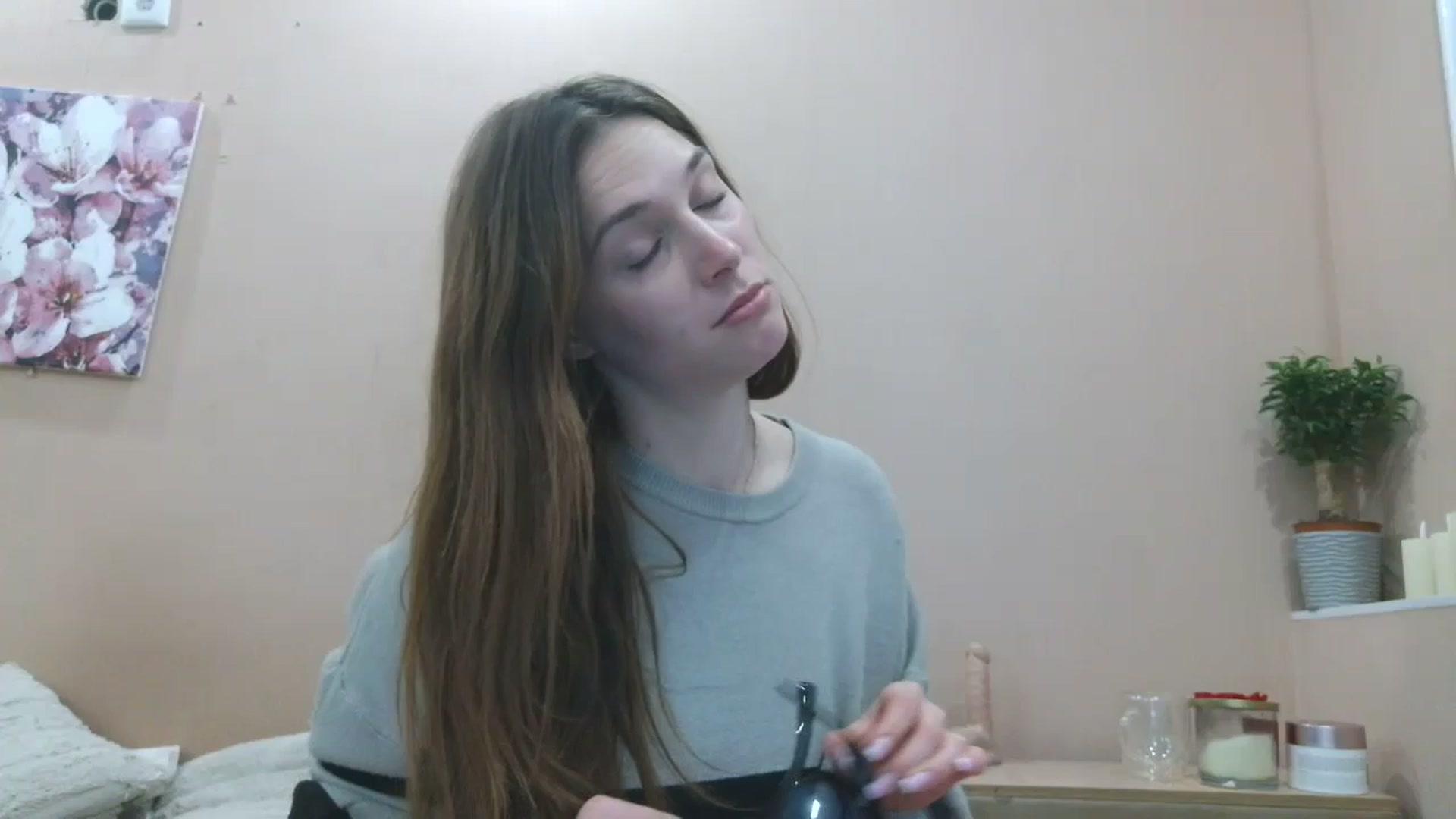 Gallery image thumbnail from HaleyReed's myfreecams stream on, 04/09/2025, 15:53 image 14 of 20