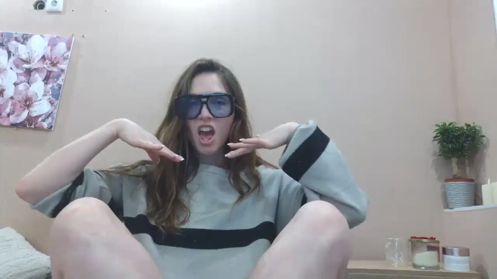 Gallery image thumbnail from HaleyReed's myfreecams stream on, 04/09/2025, 15:53 image 17 of 20