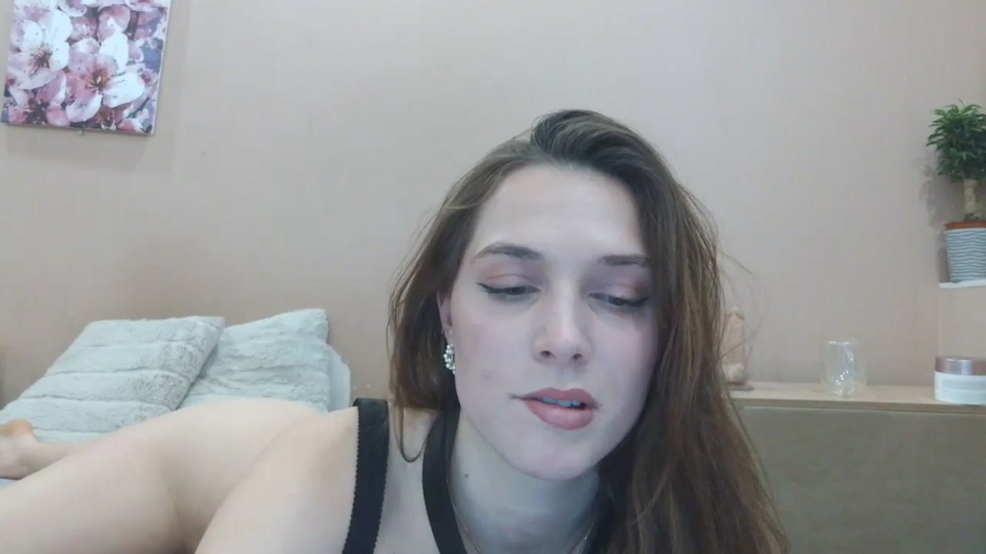 Gallery image thumbnail from HaleyReed's myfreecams stream on, 04/10/2025, 13:45 image 9 of 20