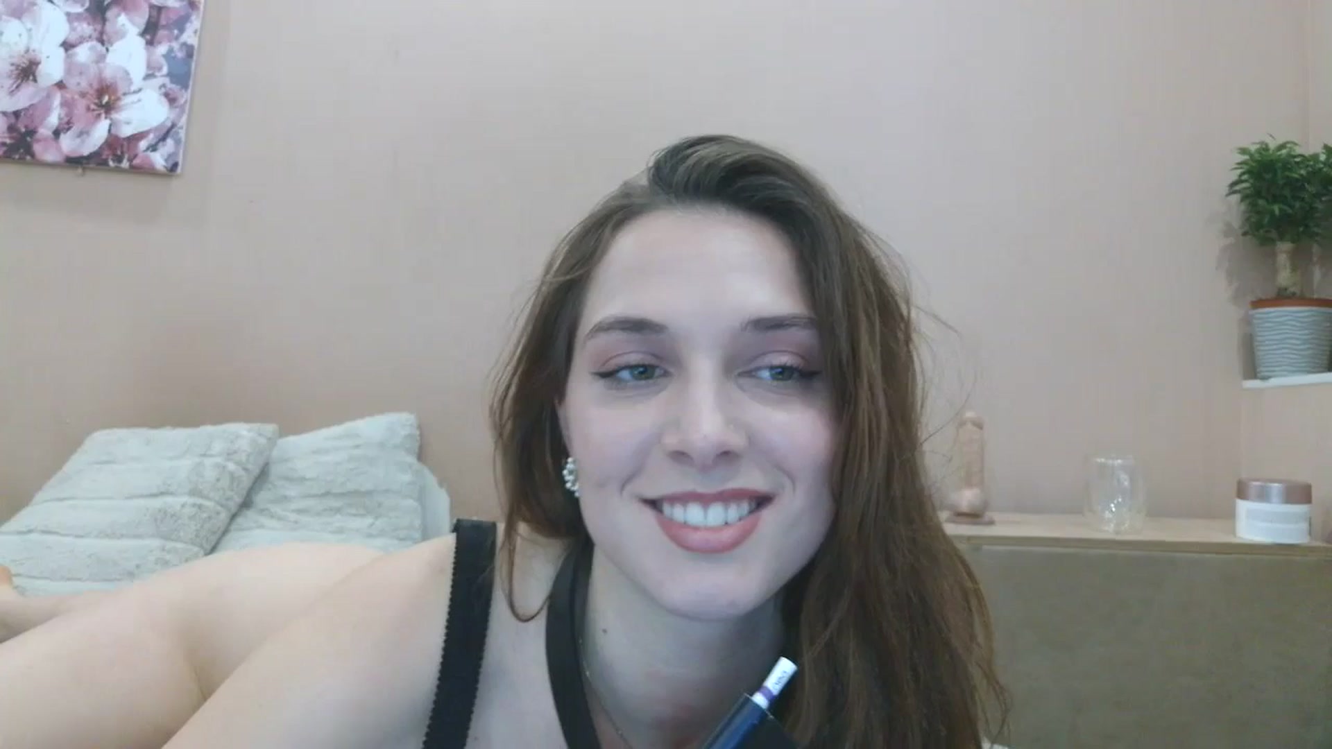 Gallery image thumbnail from HaleyReed's myfreecams stream on, 04/10/2025, 13:45 image 11 of 20
