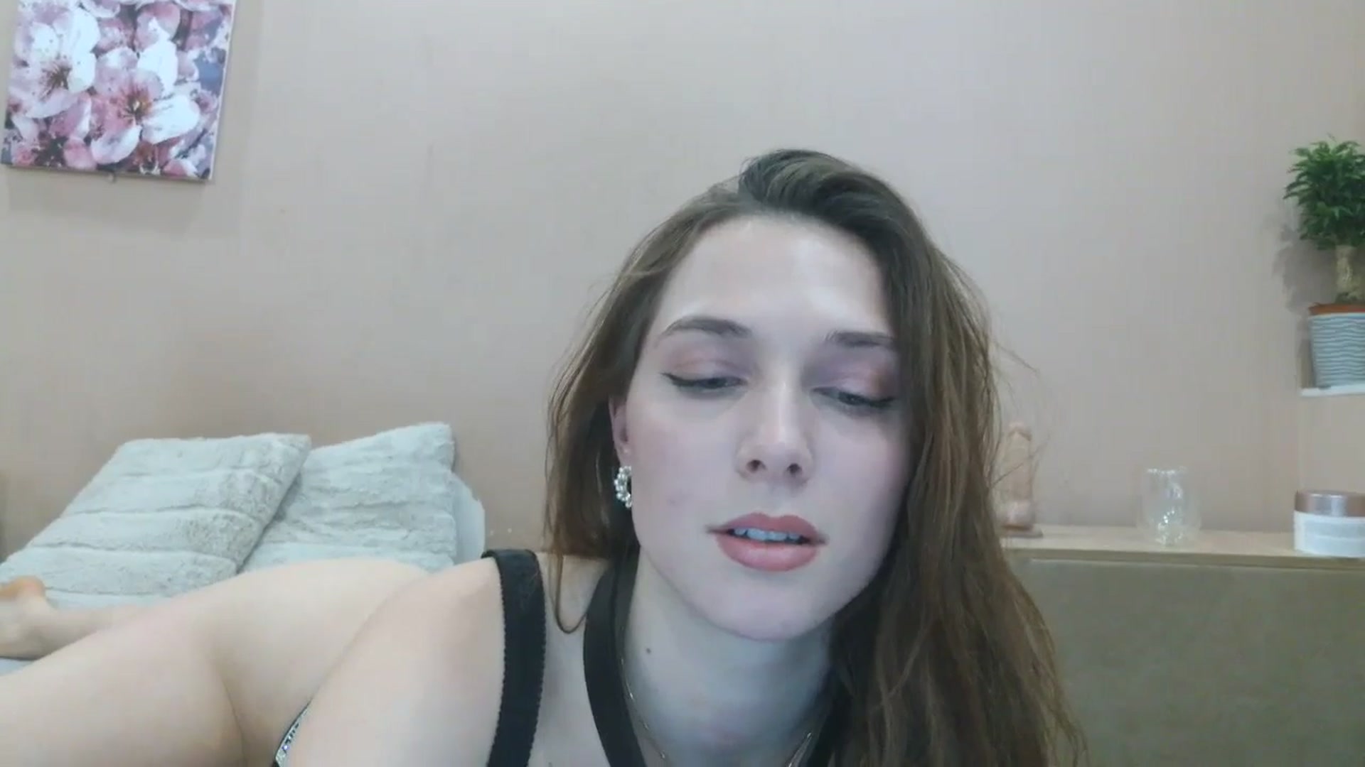 Gallery image thumbnail from HaleyReed's myfreecams stream on, 04/10/2025, 13:45 image 10 of 20